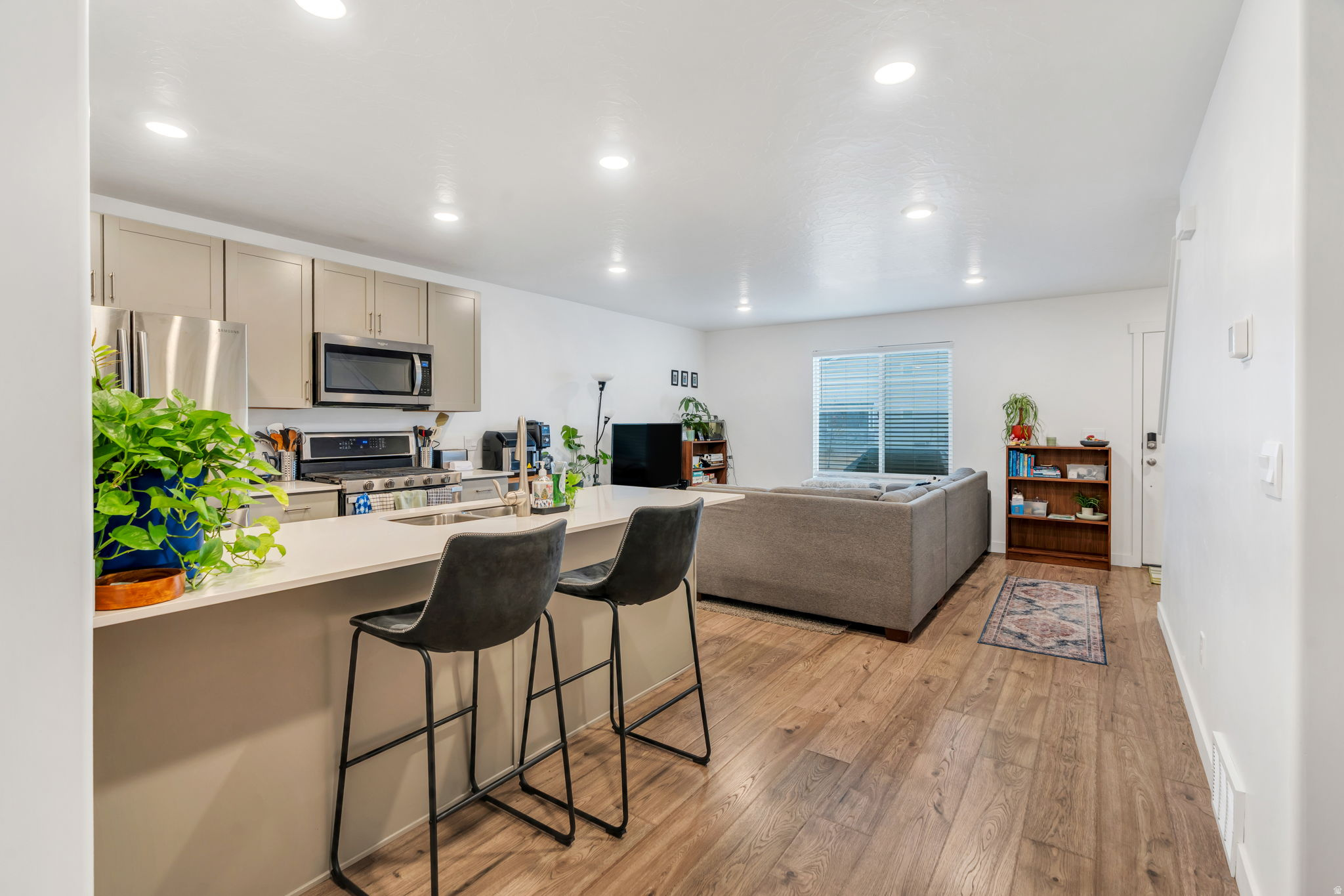 431 N NORTHSHORE DR