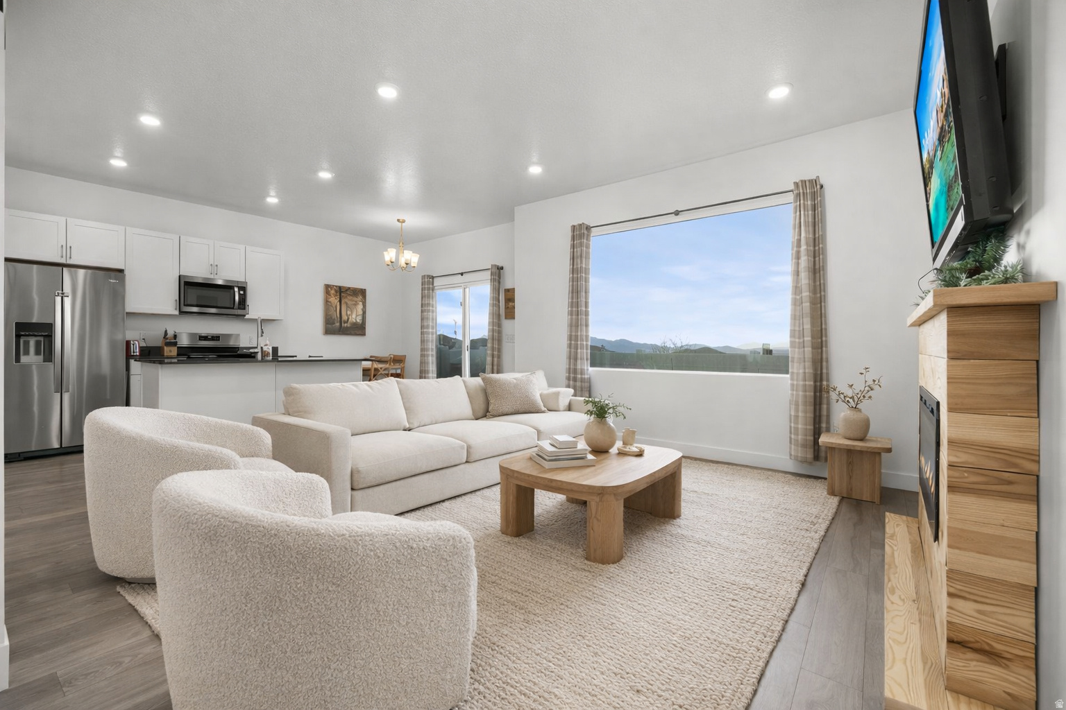 880 S BRUBAKER WAY