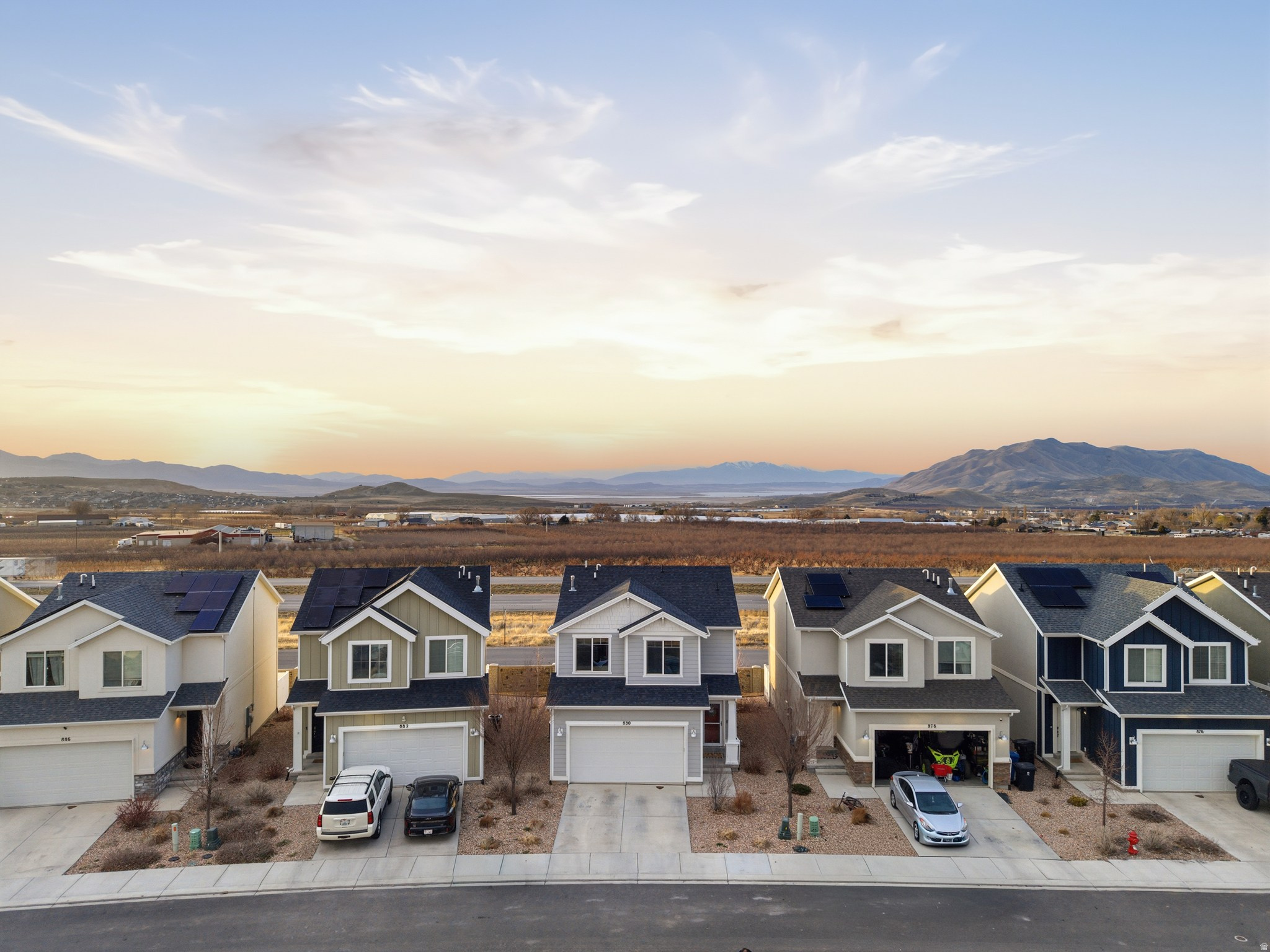 880 S BRUBAKER WAY