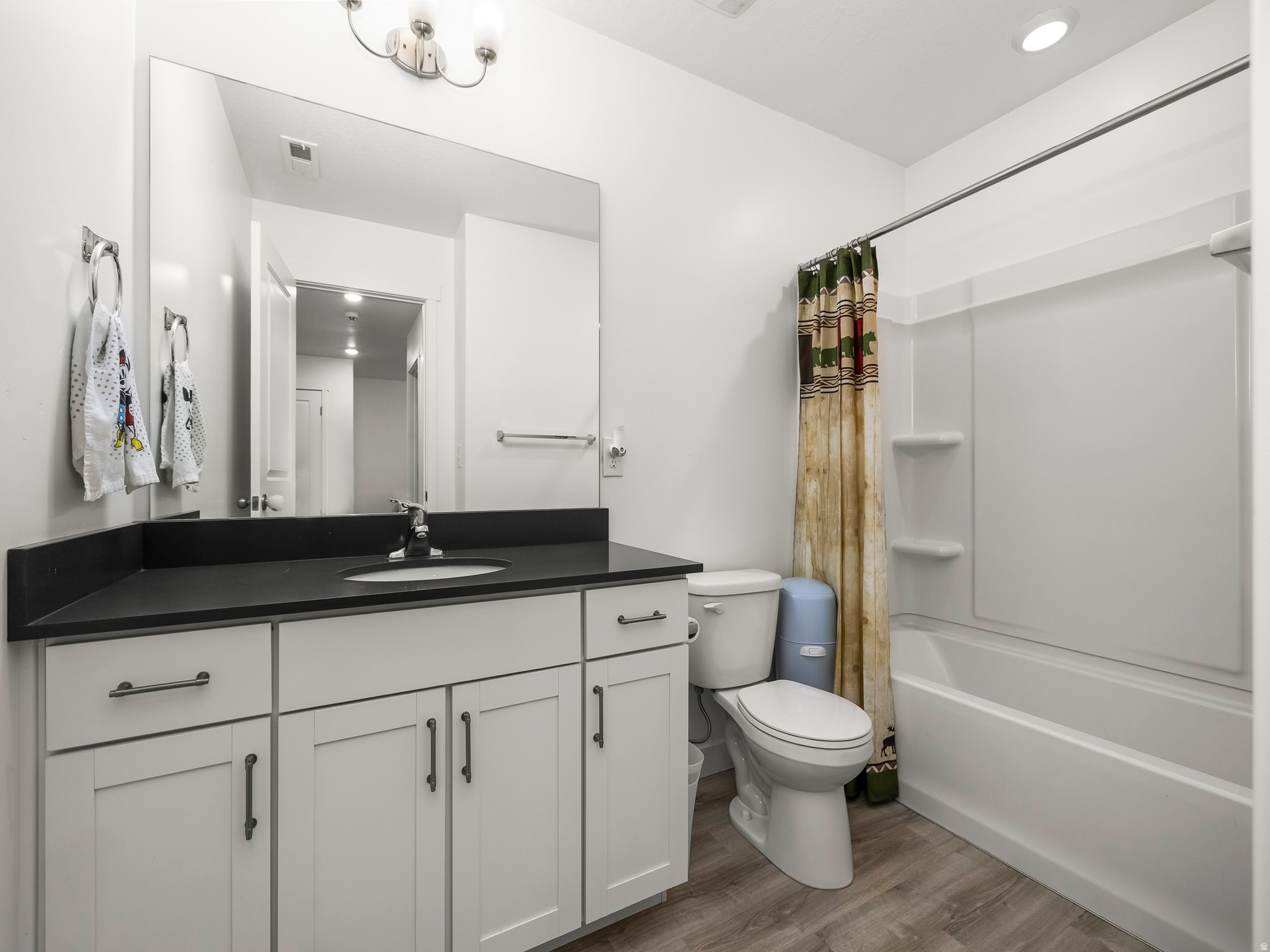 880 S BRUBAKER WAY