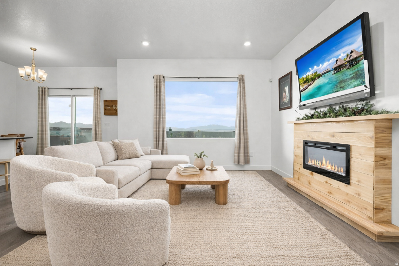 880 S BRUBAKER WAY