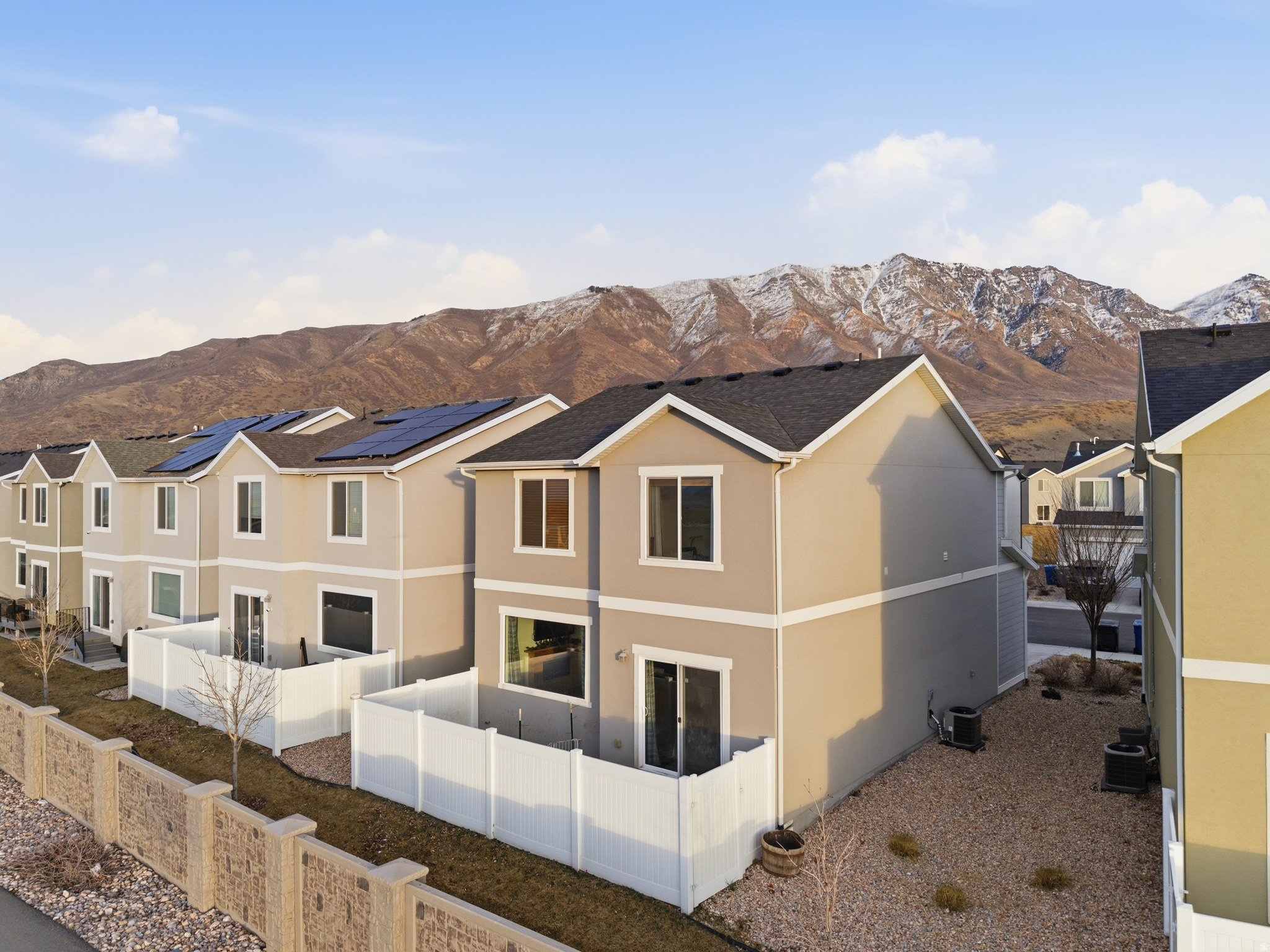 880 S BRUBAKER WAY