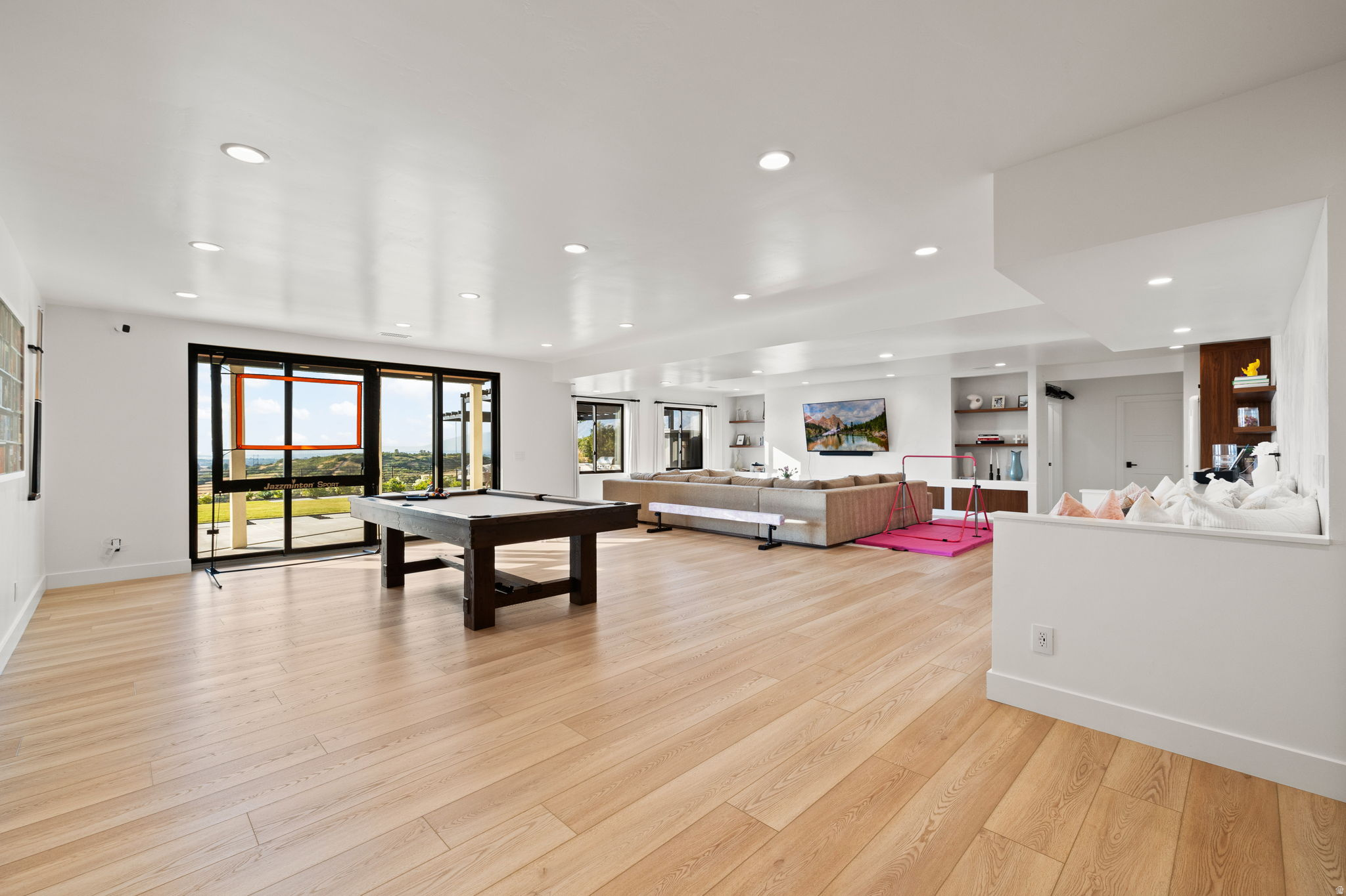 343 W BAY DR