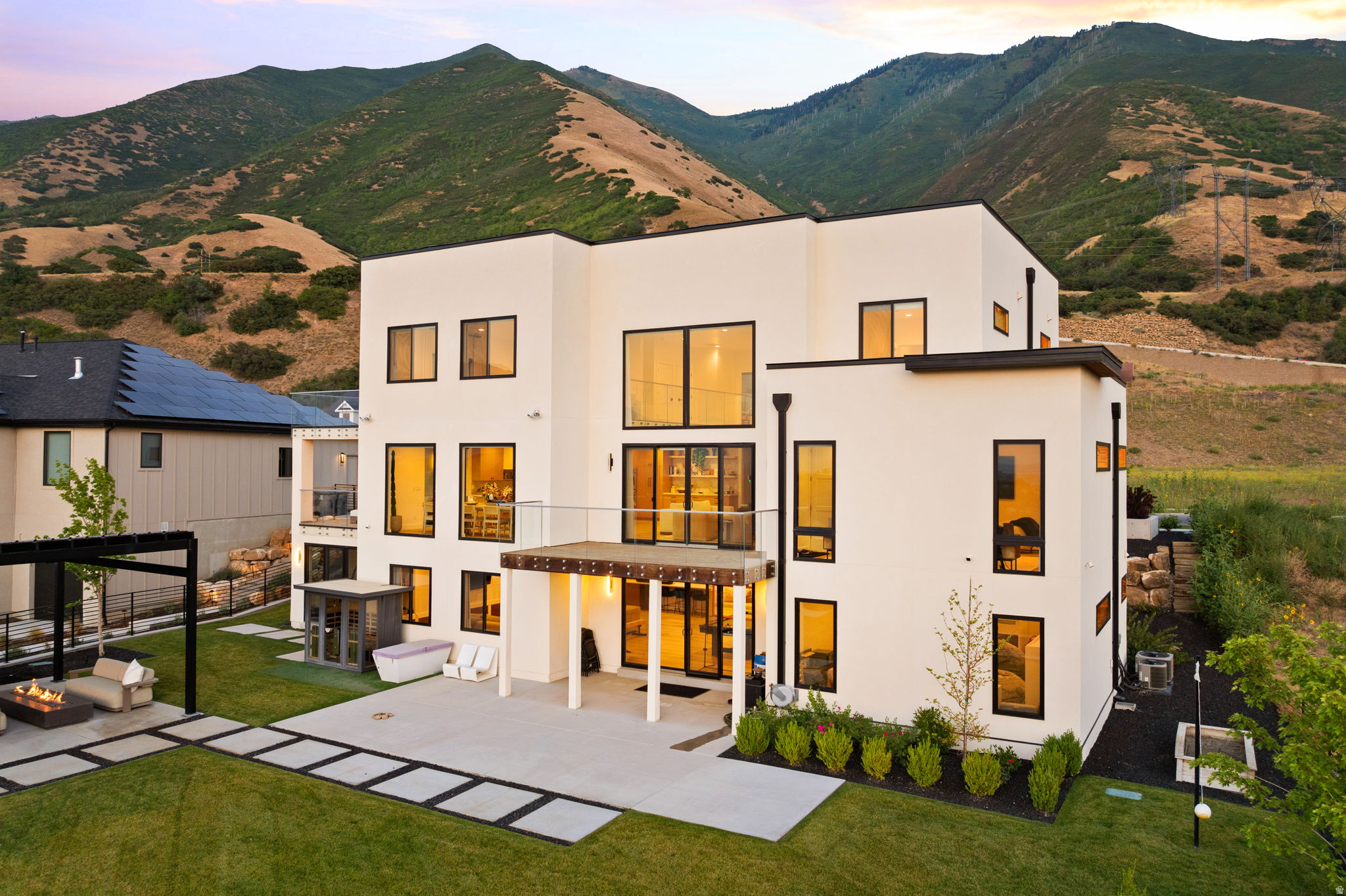 343 W BAY DR