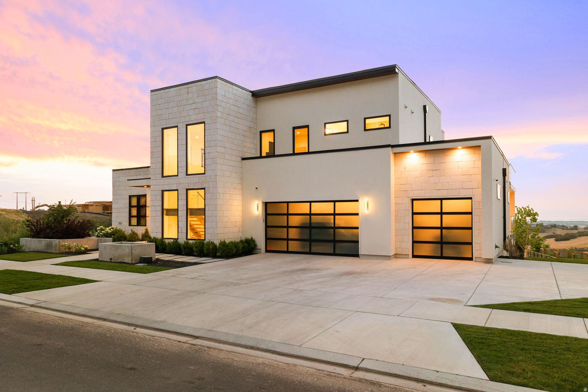 343 W BAY DR