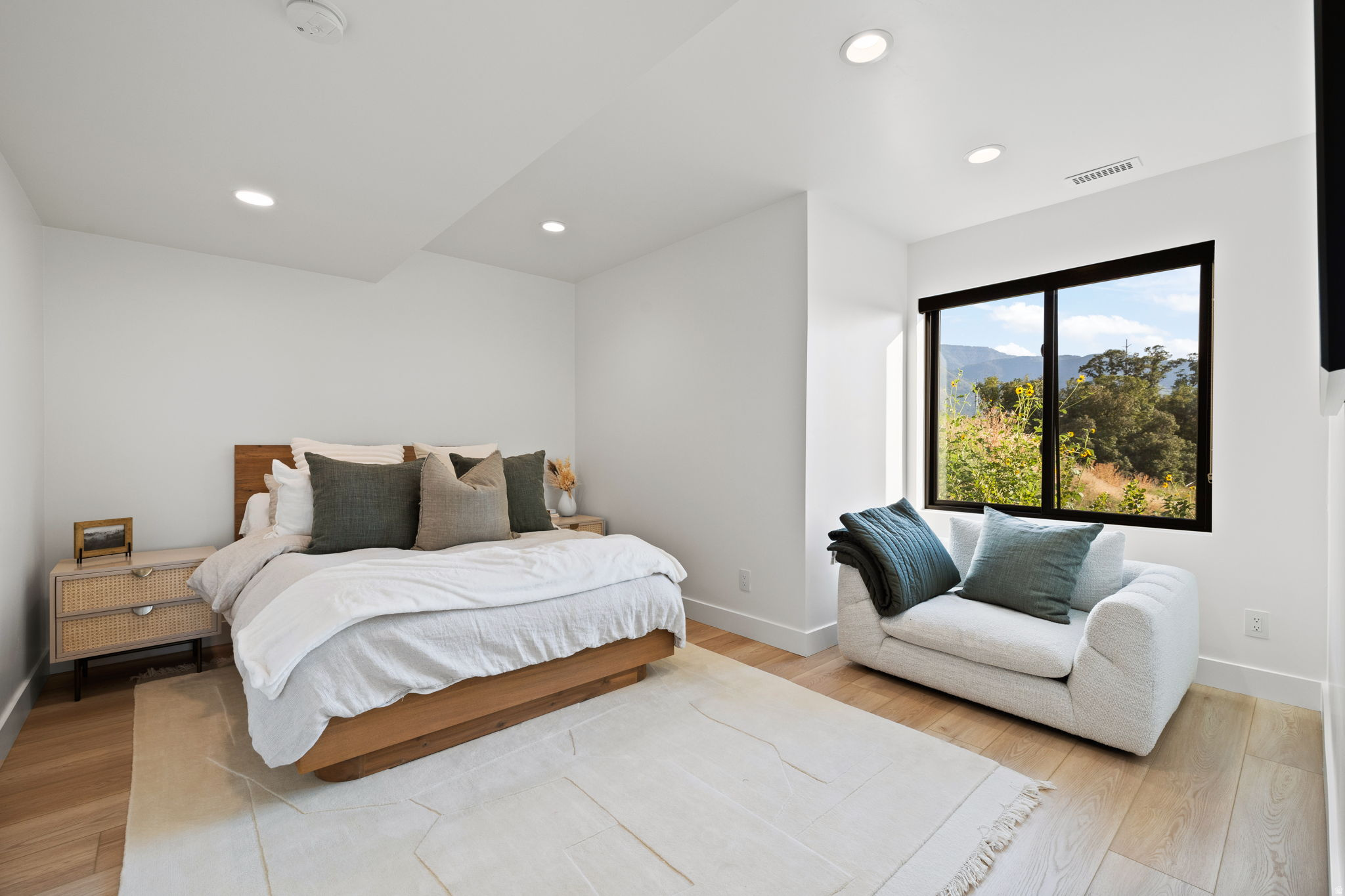 343 W BAY DR