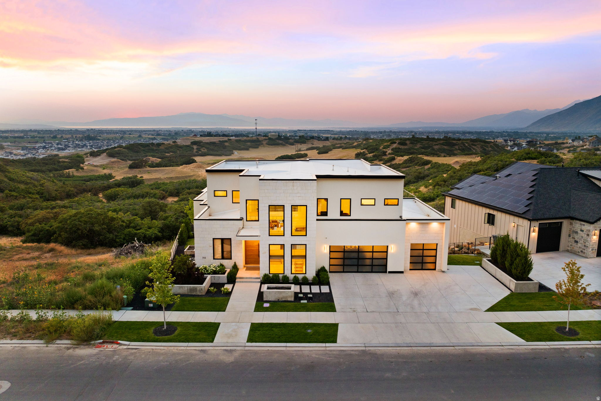 343 W BAY DR