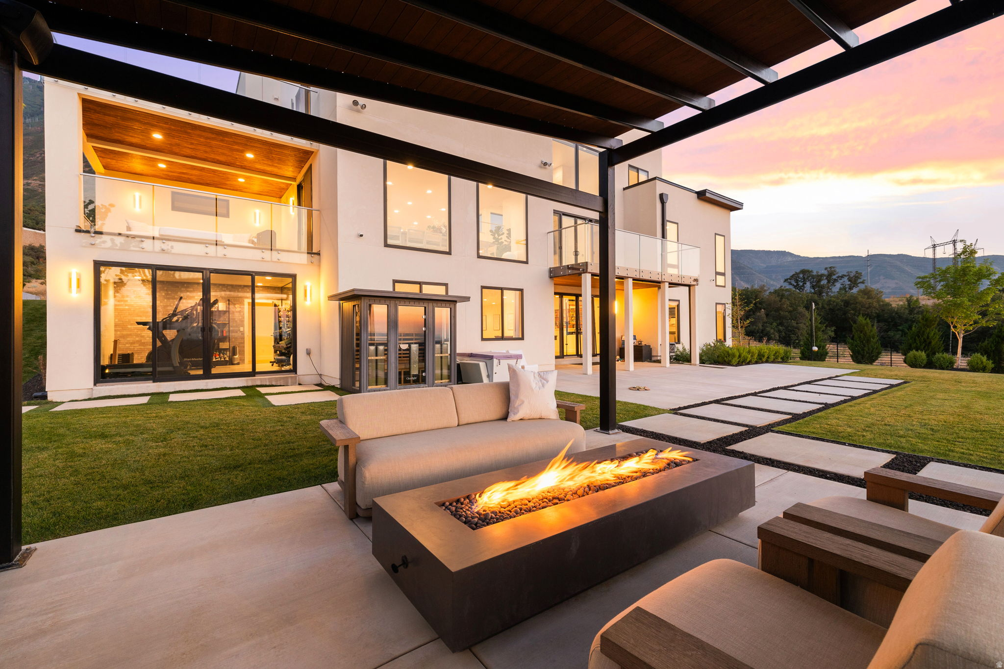 343 W BAY DR
