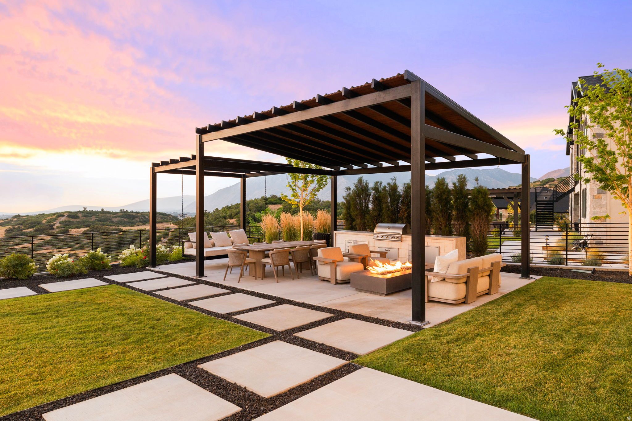 343 W BAY DR