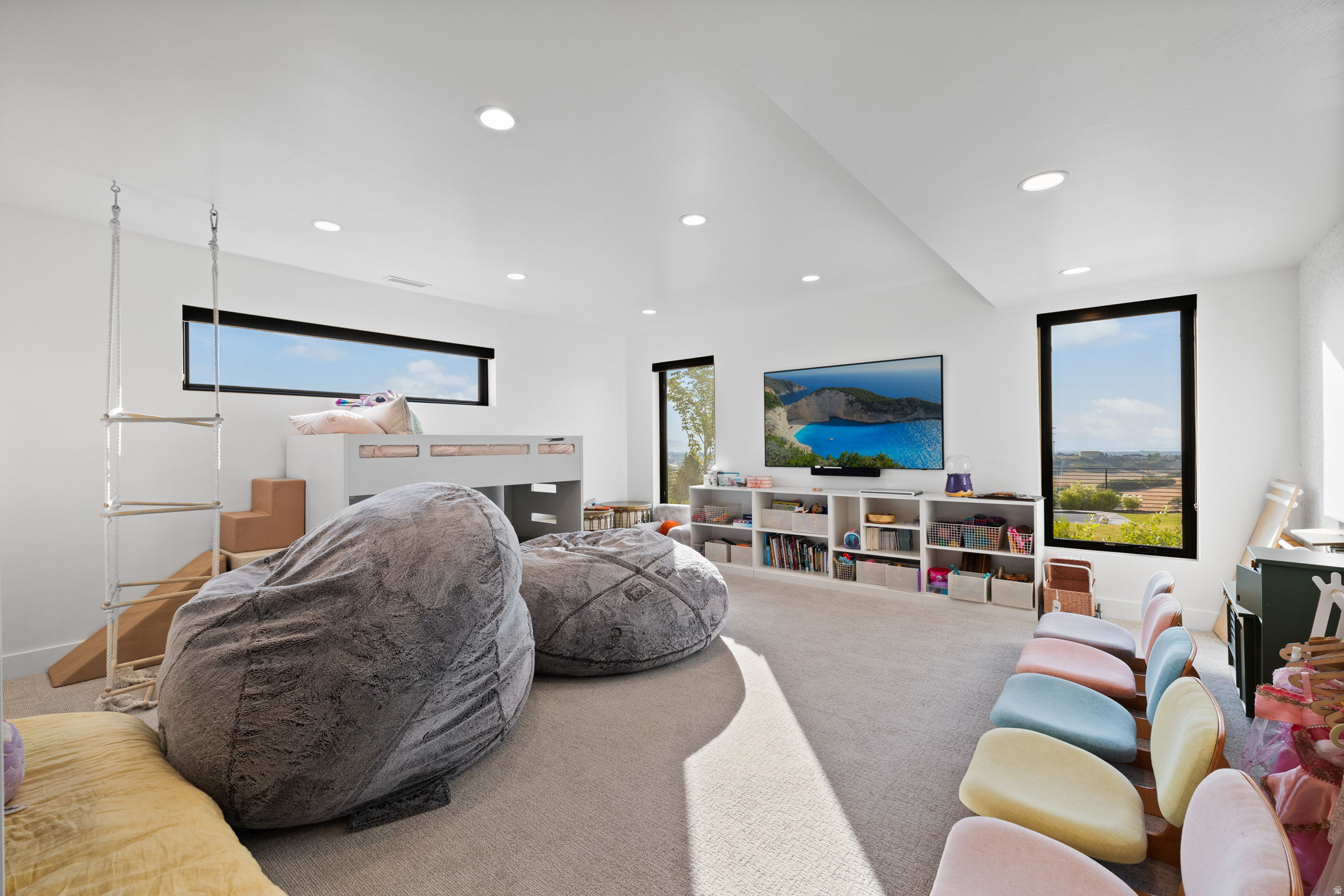 343 W BAY DR