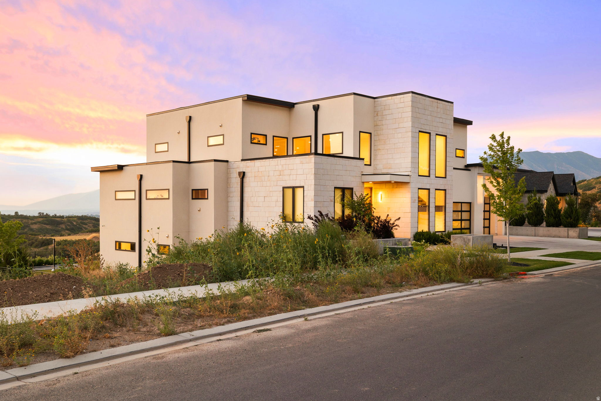 343 W BAY DR