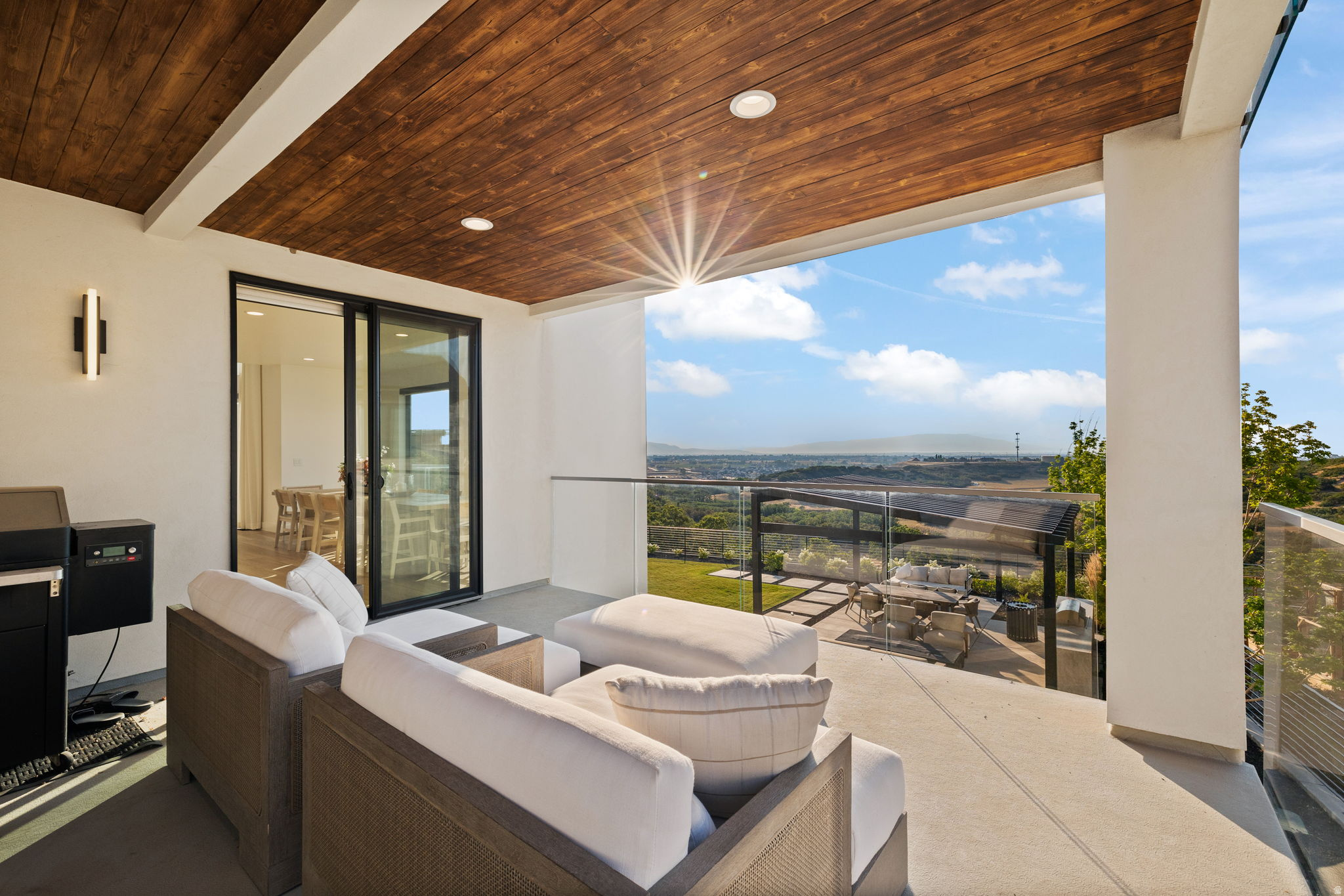 343 W BAY DR