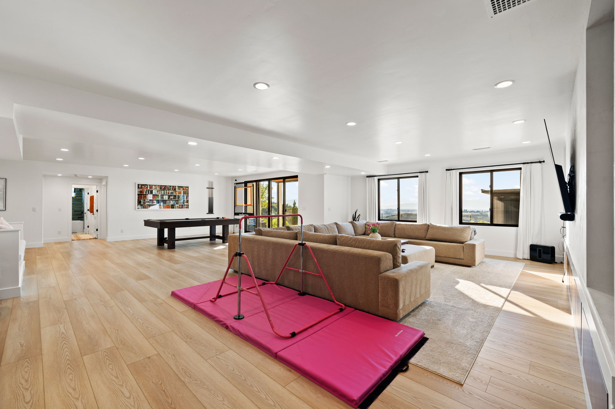 343 W BAY DR