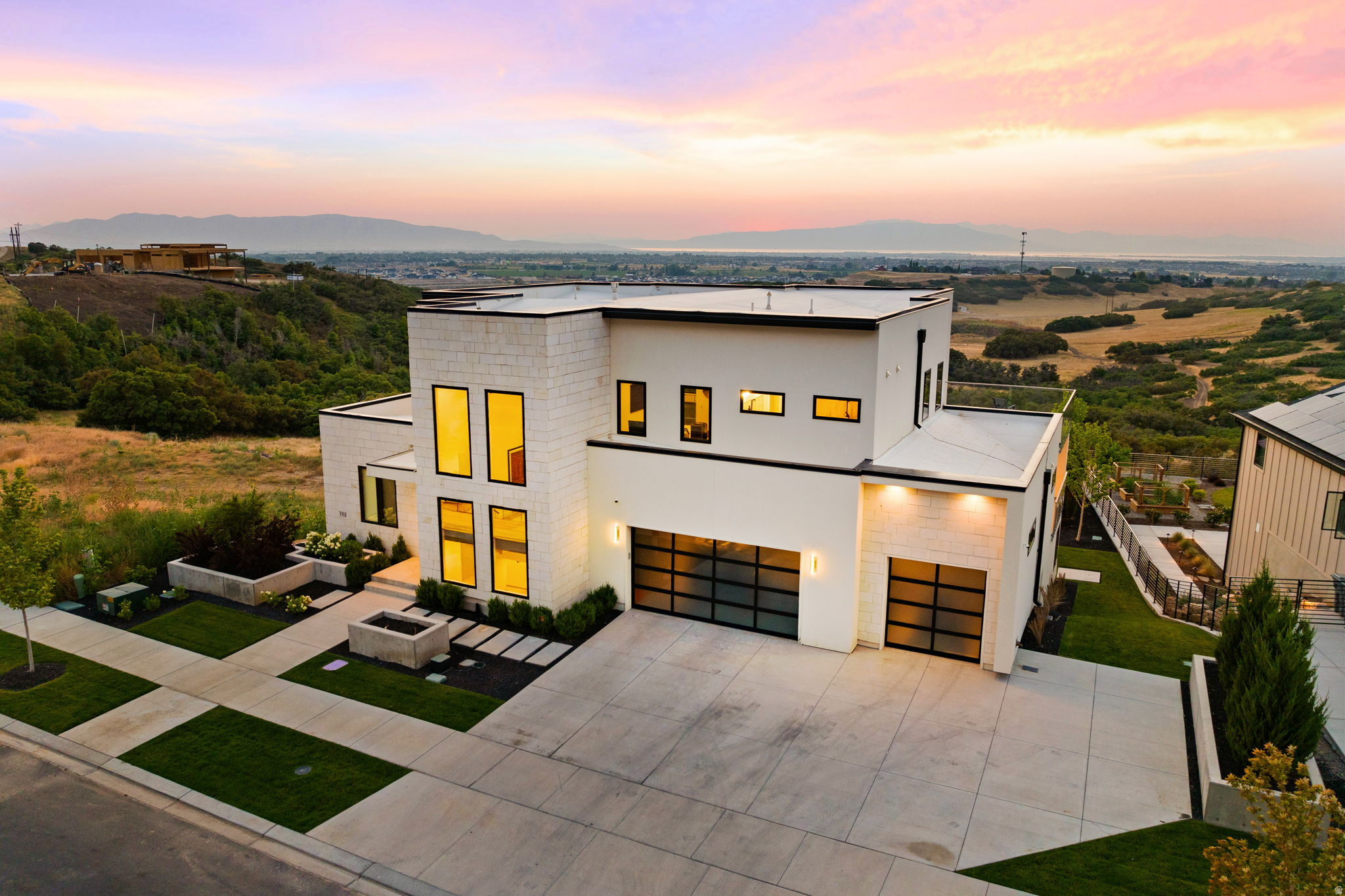 343 W BAY DR