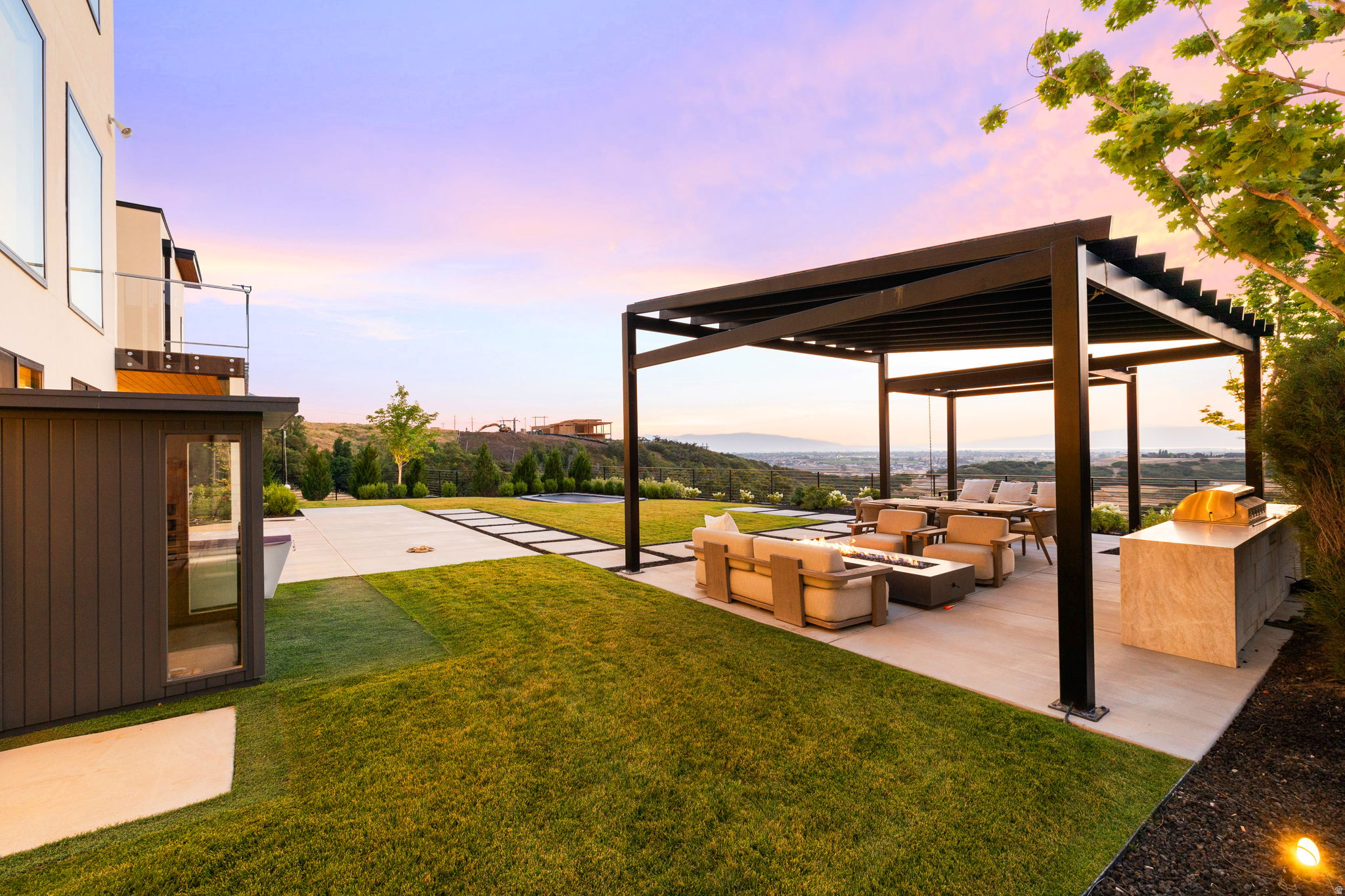 343 W BAY DR
