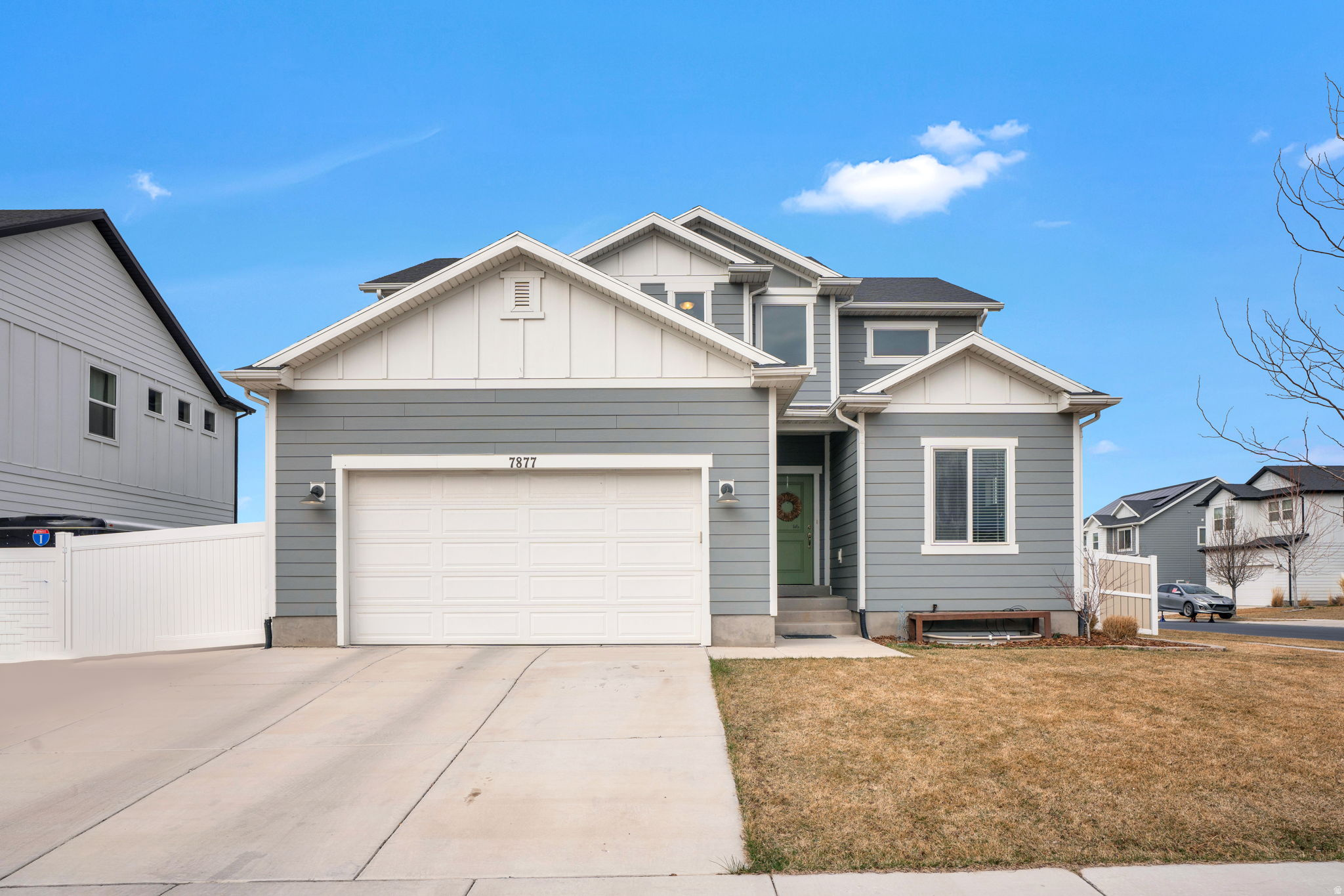 7877 N BUR OAK DR