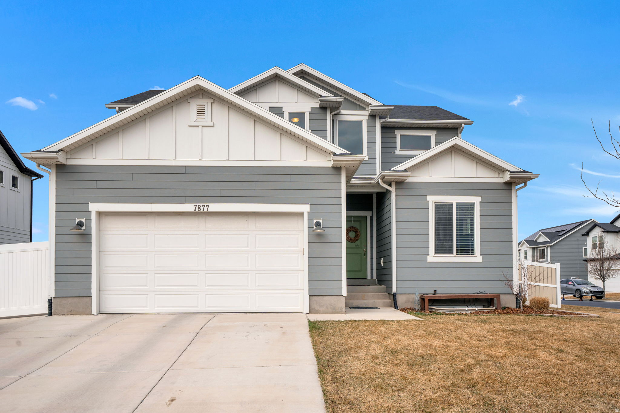 7877 N BUR OAK DR