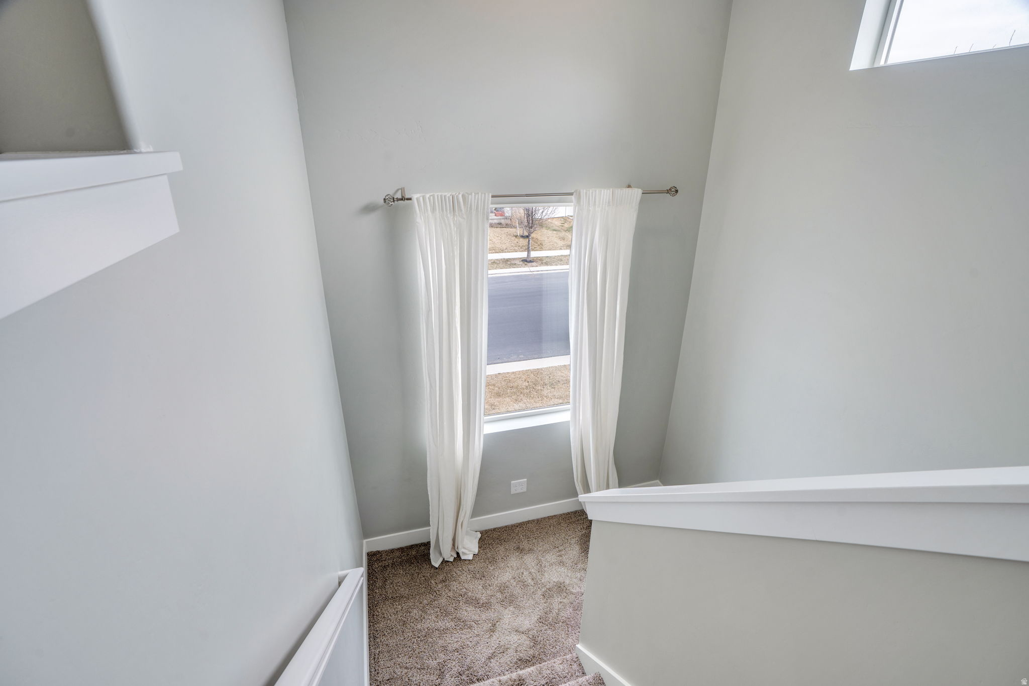 7877 N BUR OAK DR