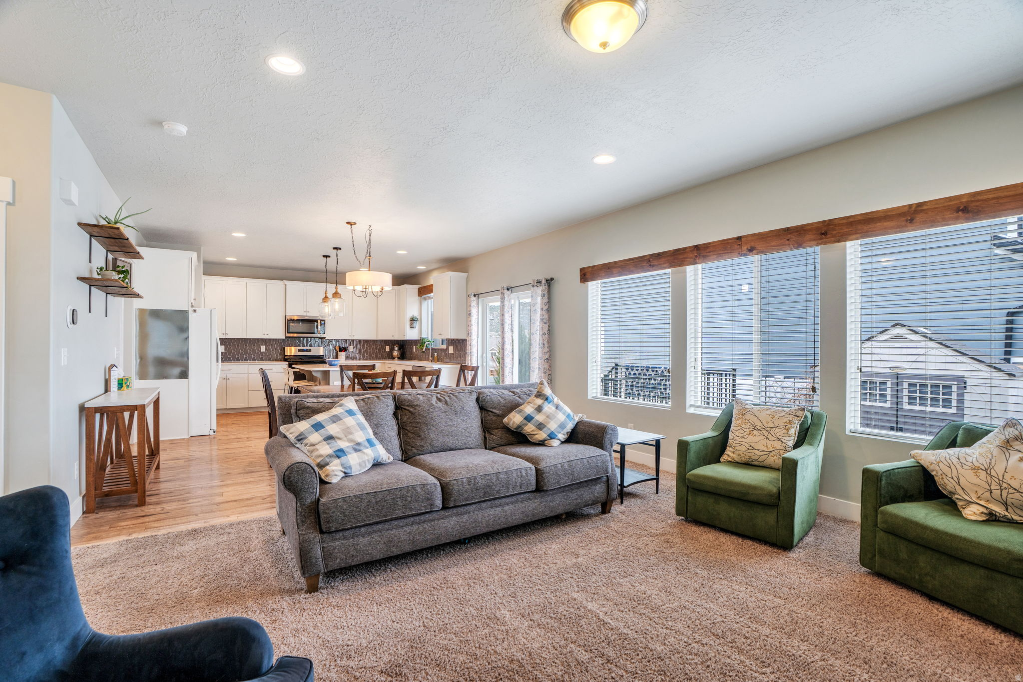 7877 N BUR OAK DR