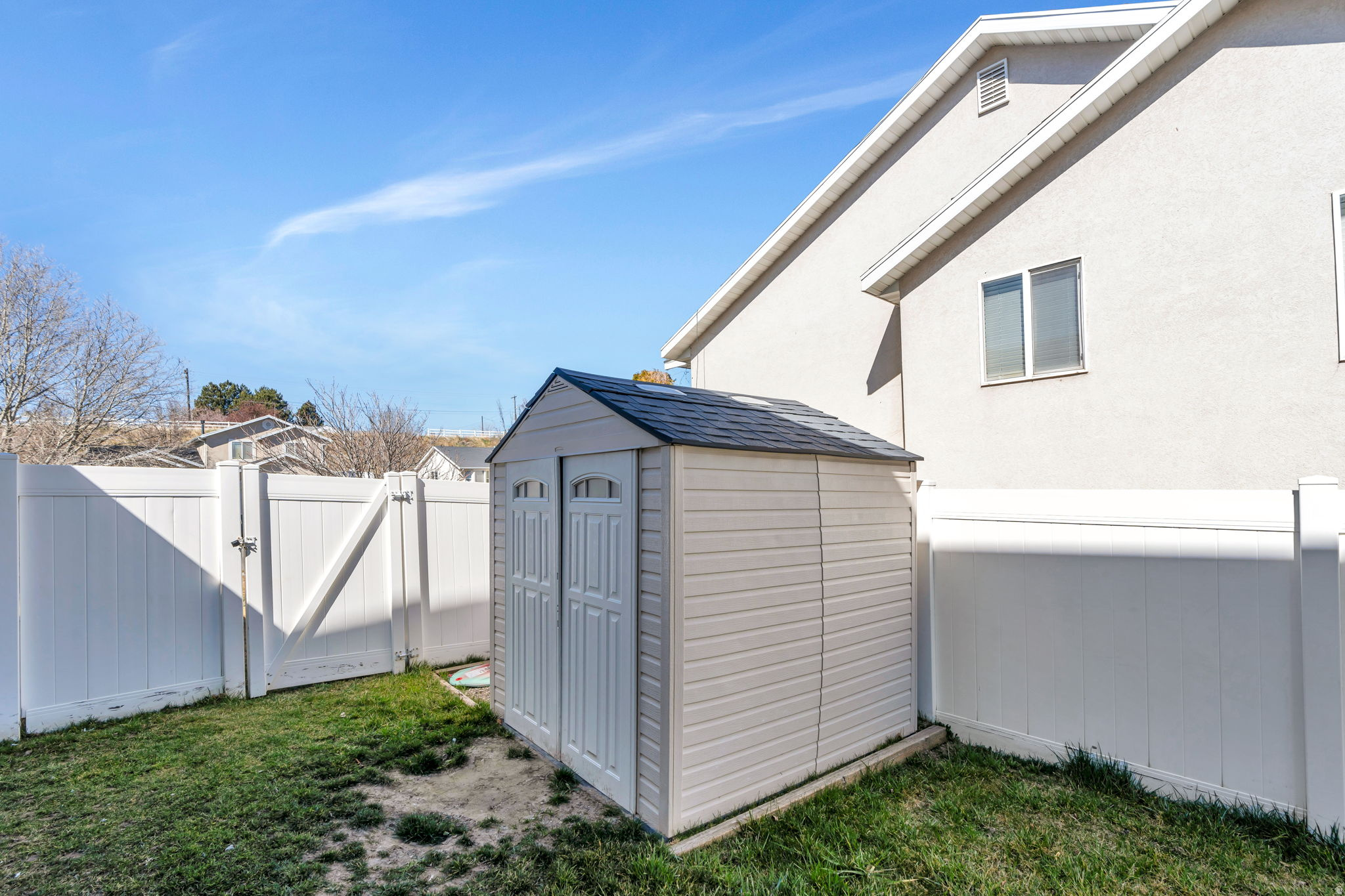 1512 N 250 W