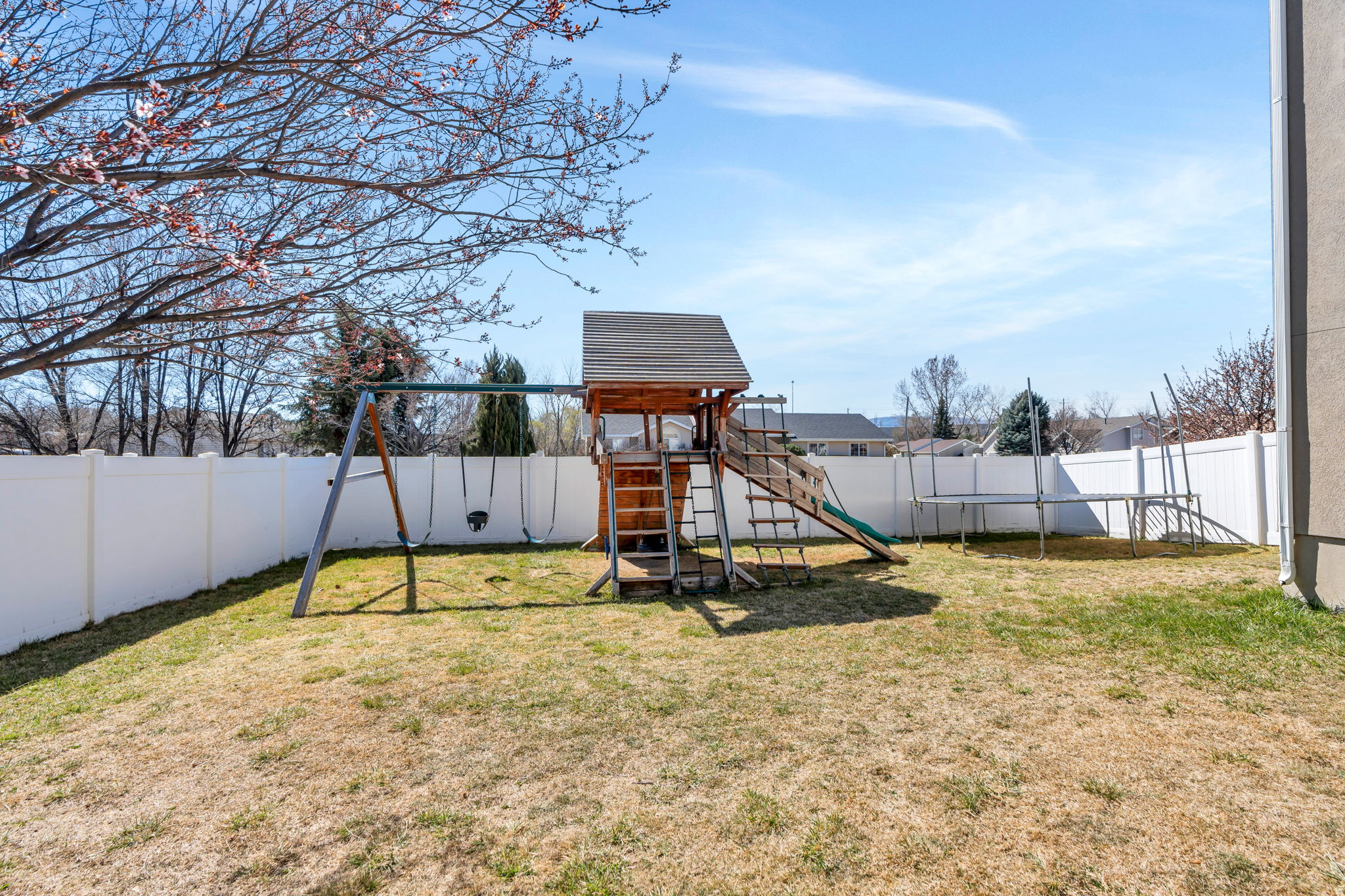1512 N 250 W