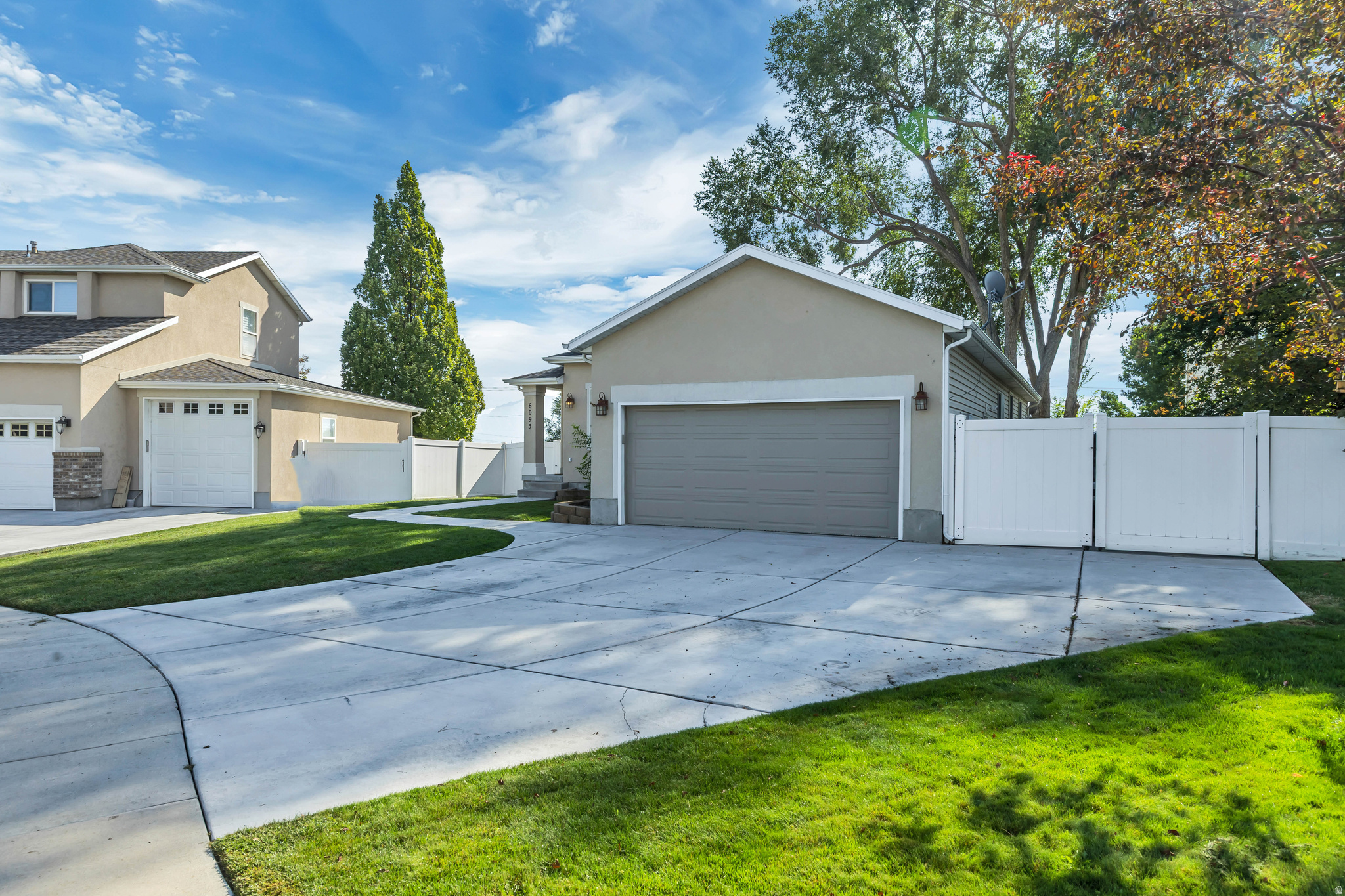 6095 S KAROS CIR