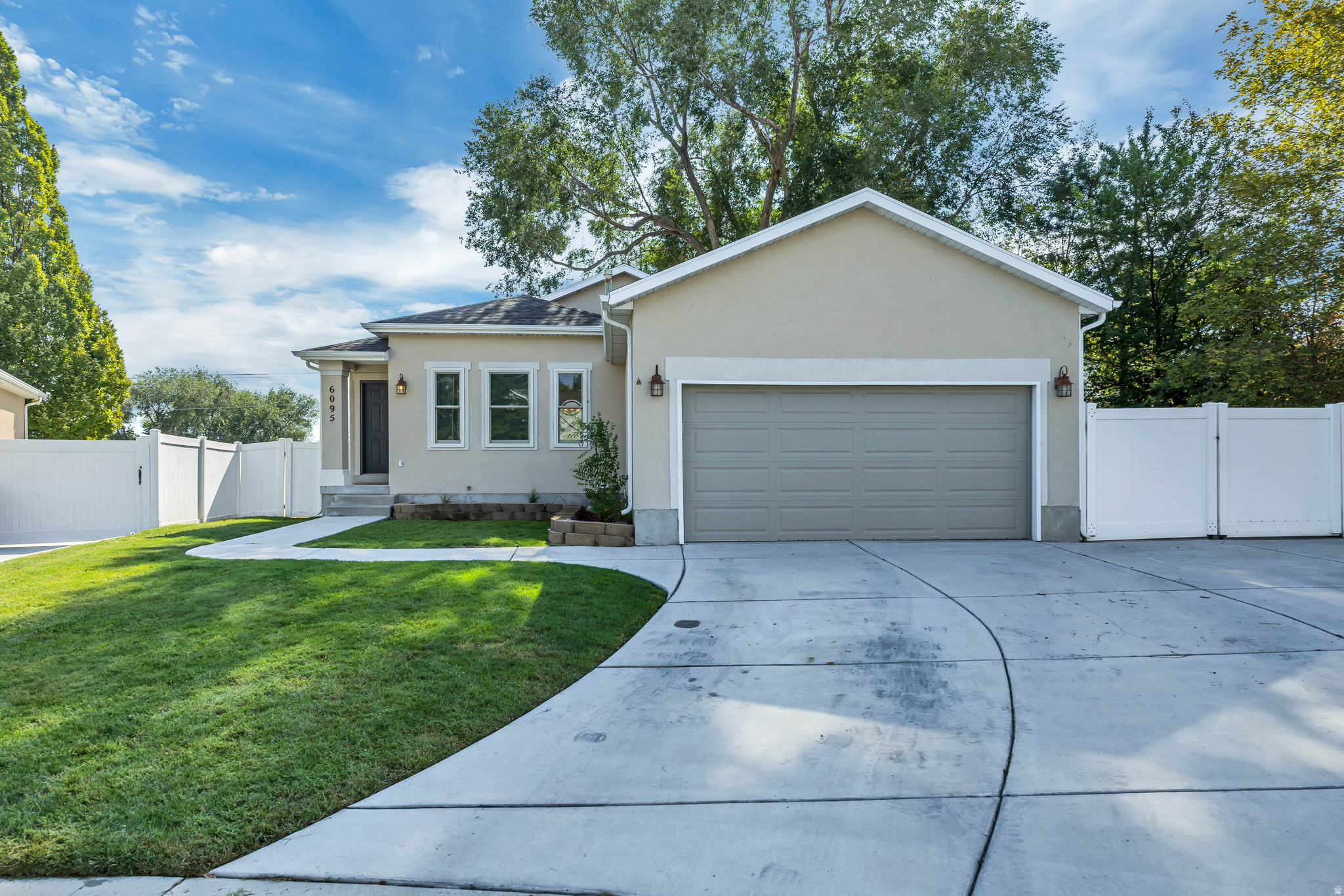 6095 S KAROS CIR