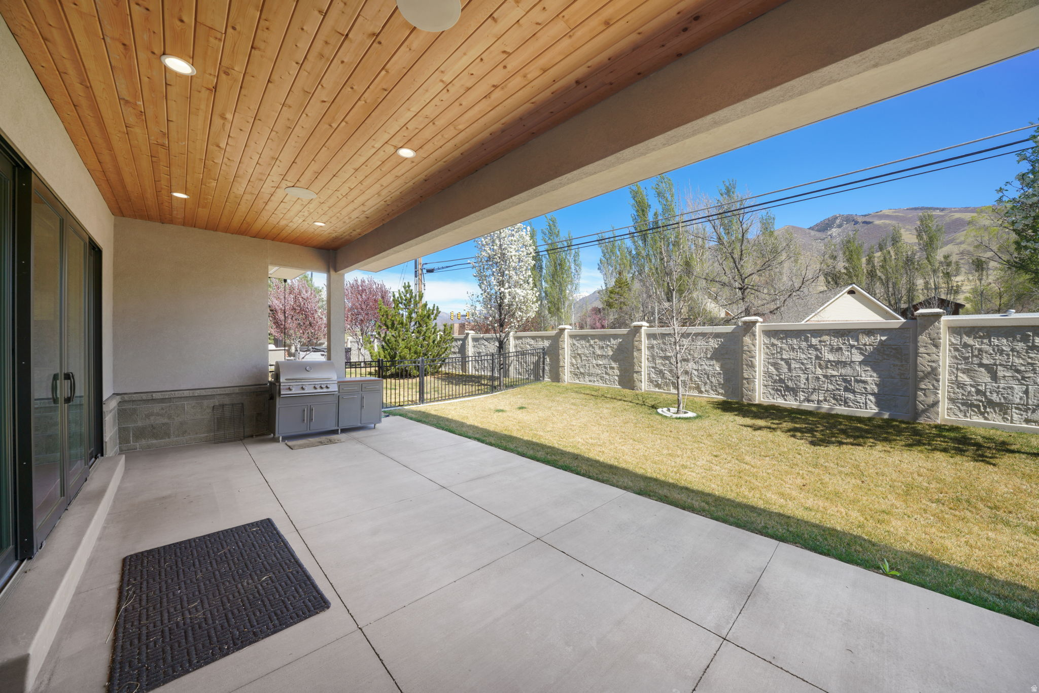 1287 E CORNER VIEW CT