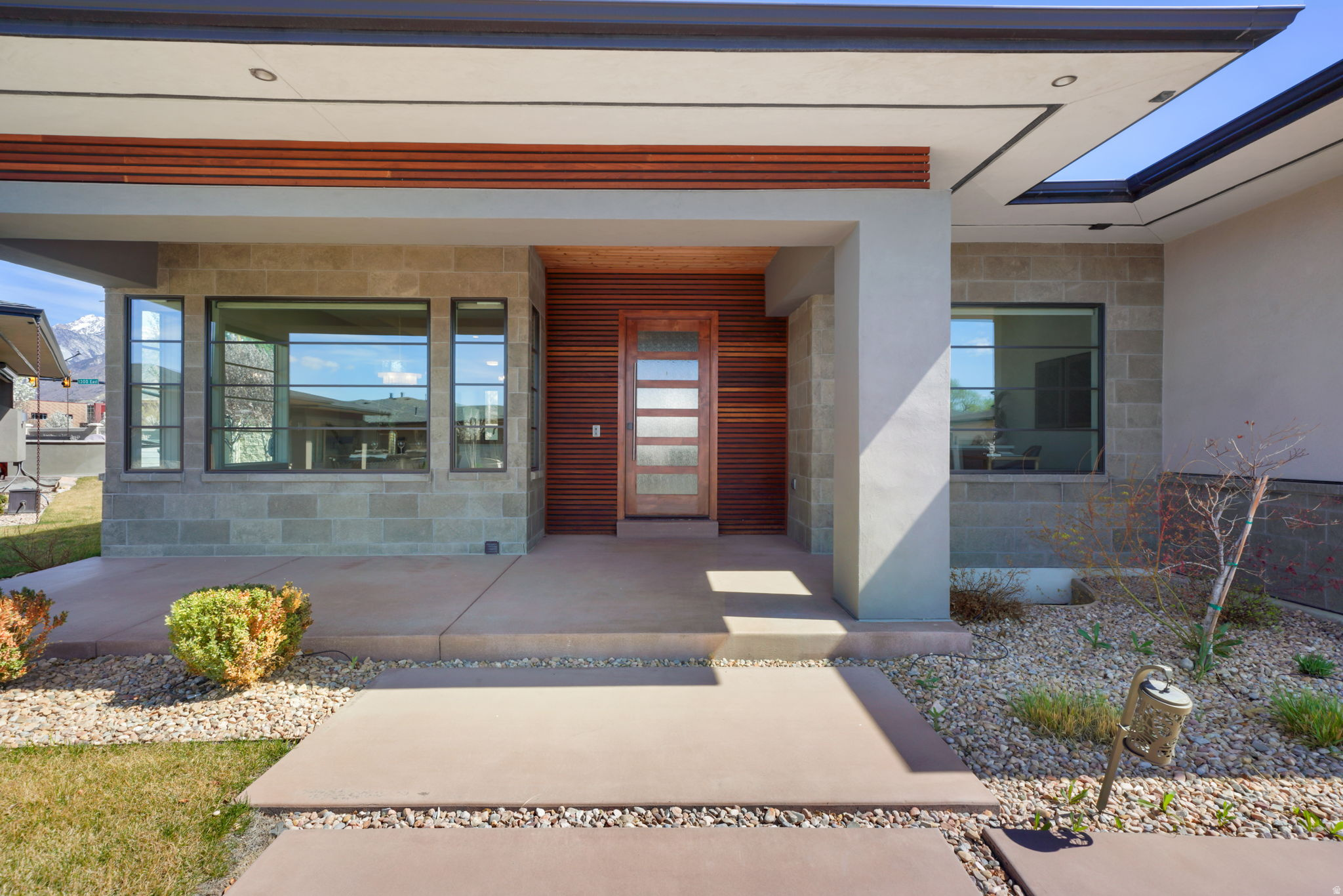 1287 E CORNER VIEW CT