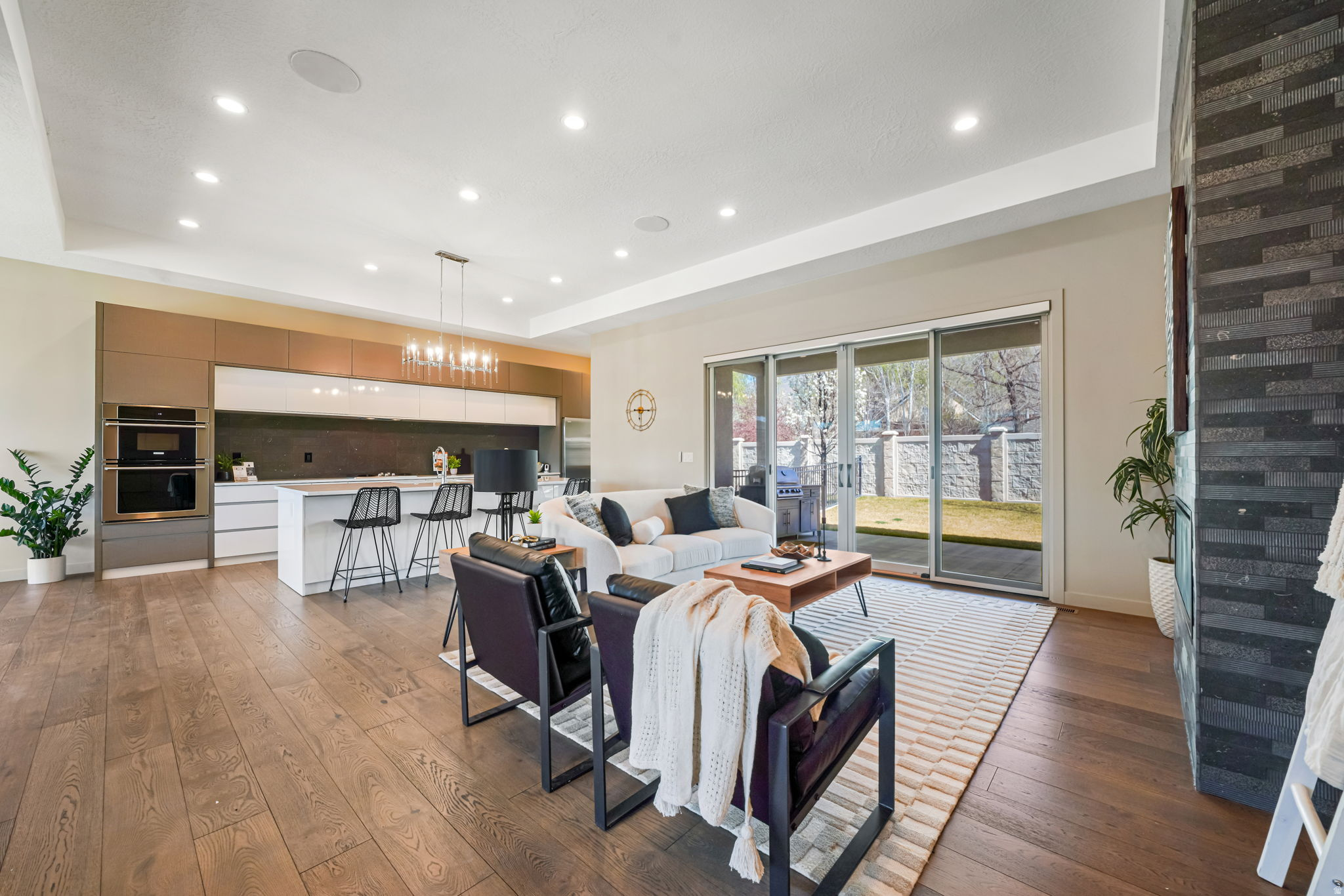 1287 E CORNER VIEW CT