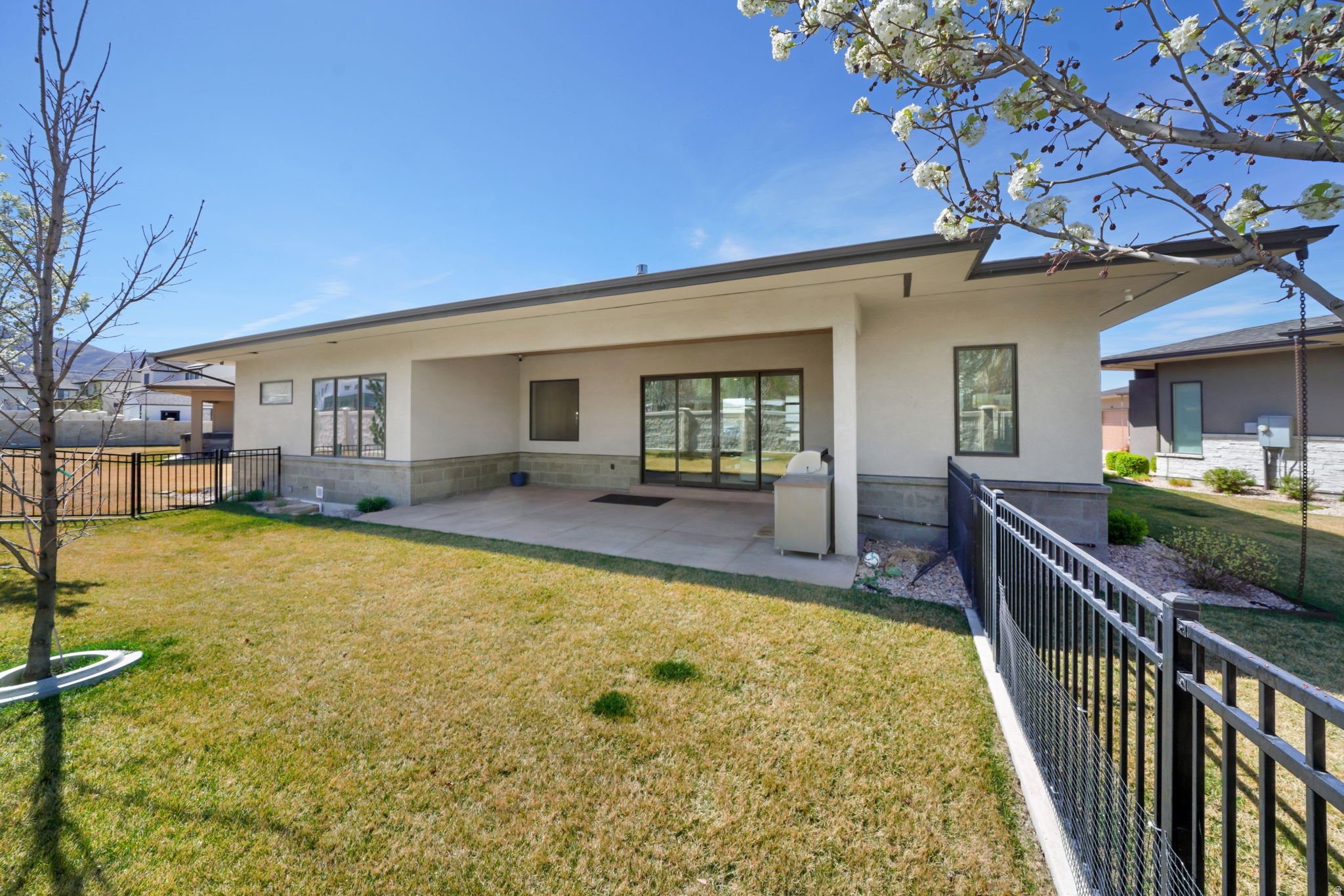 1287 E CORNER VIEW CT