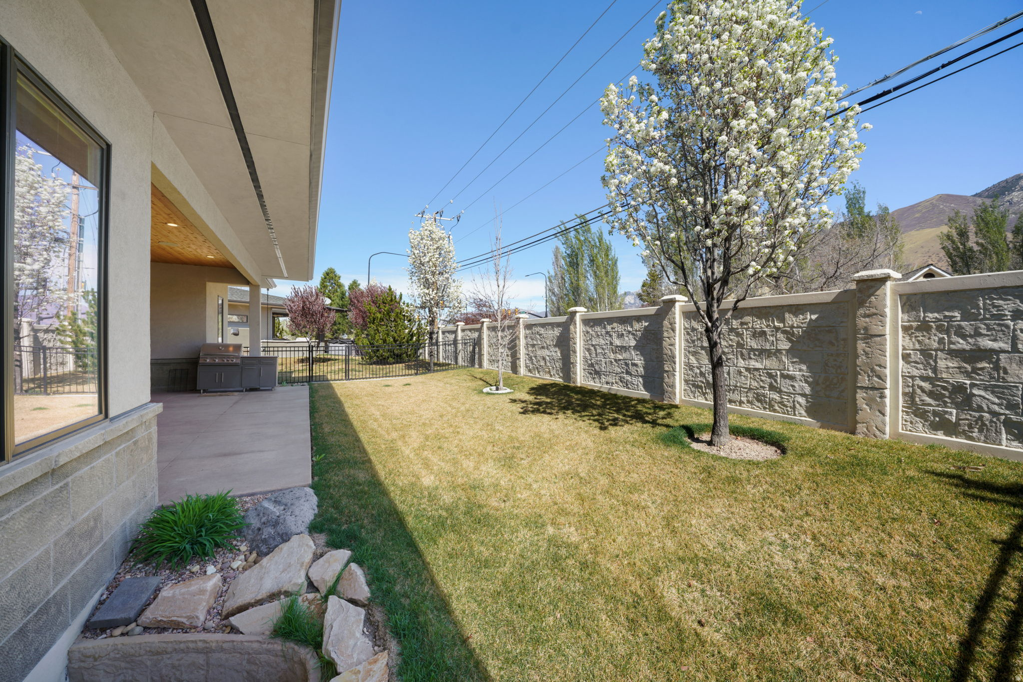 1287 E CORNER VIEW CT