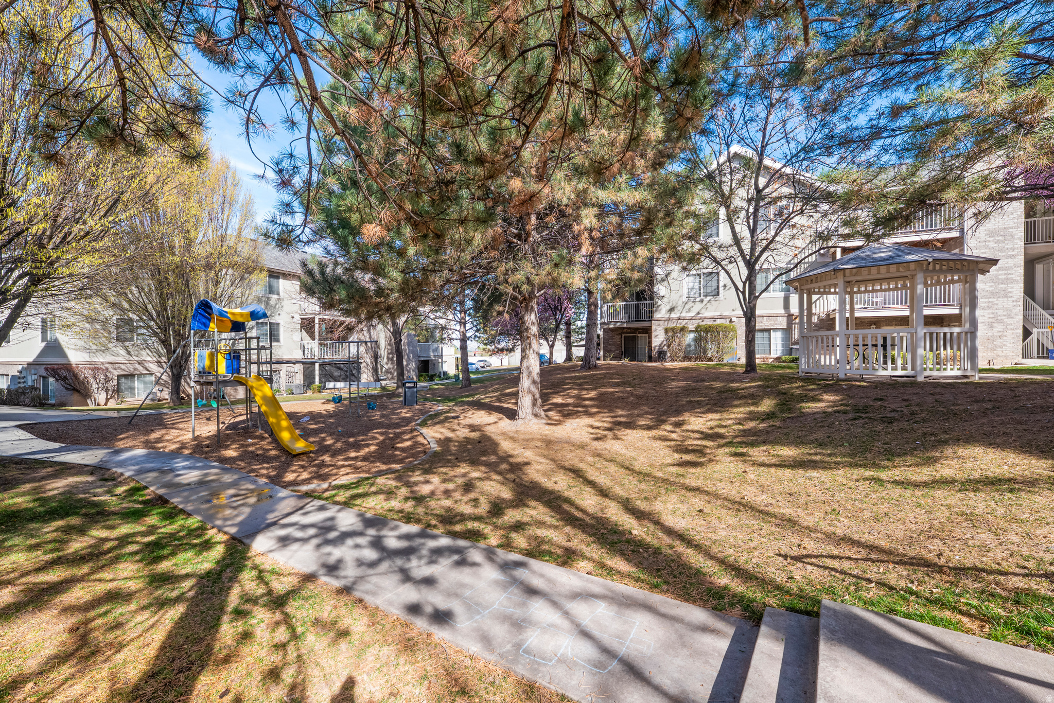 1326 W 1480 N