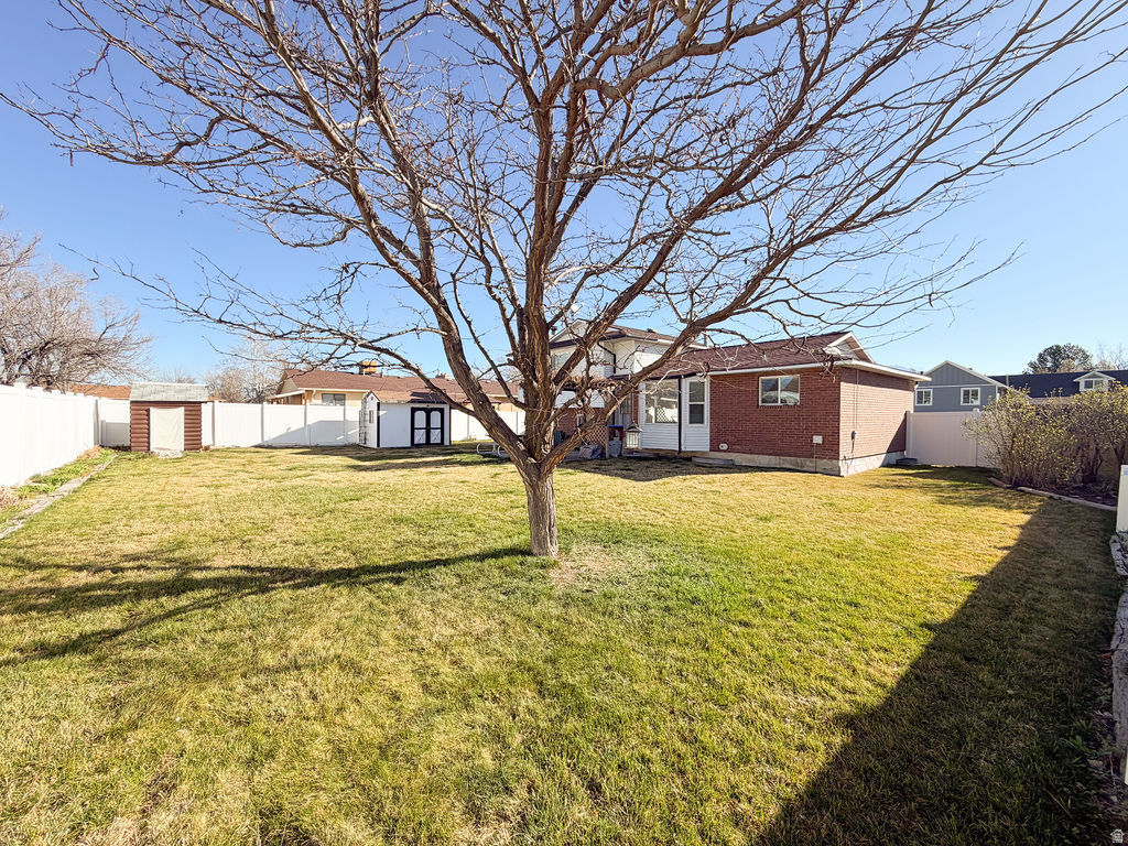 7436 S 2345 W