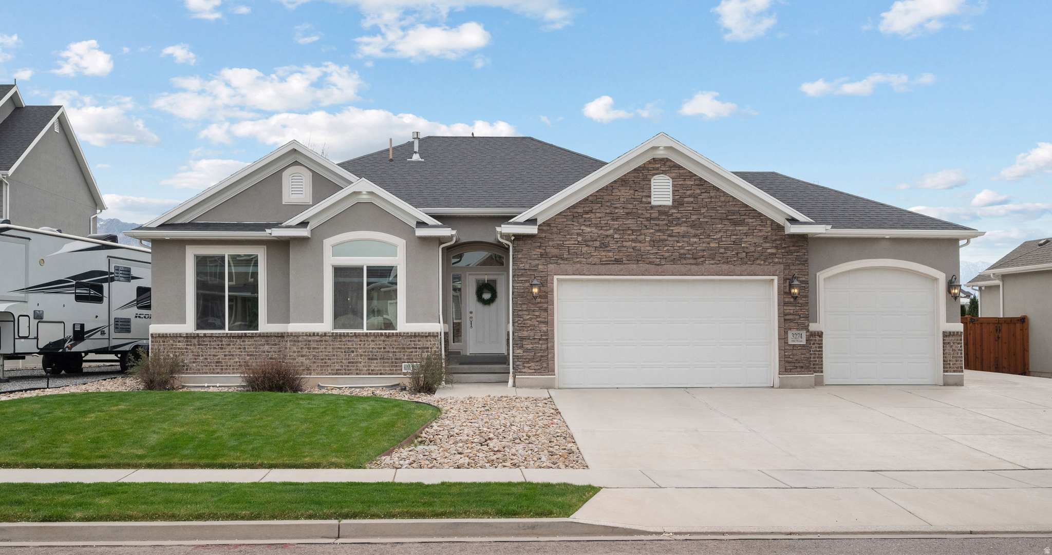 3274 N 280 W