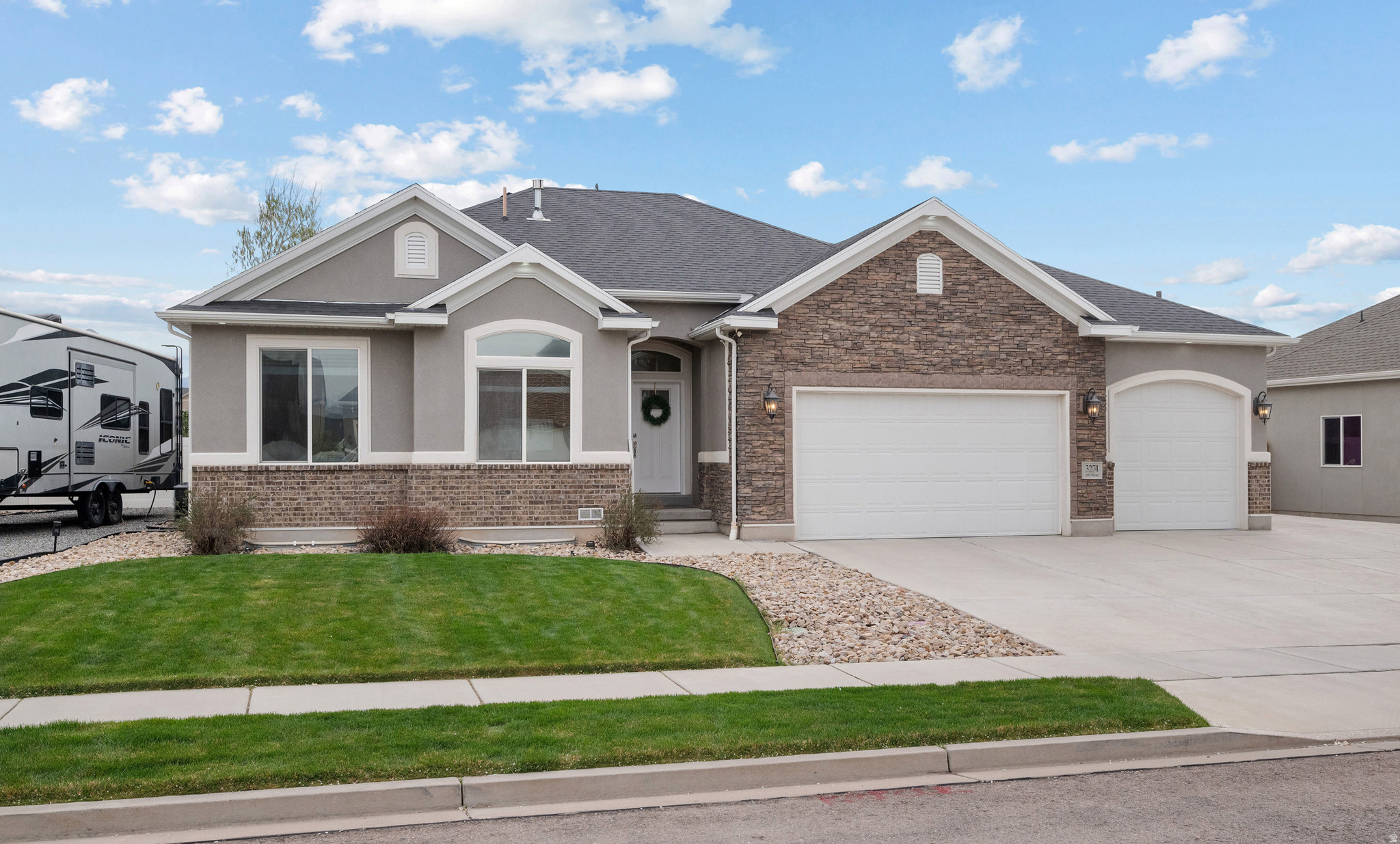 3274 N 280 W