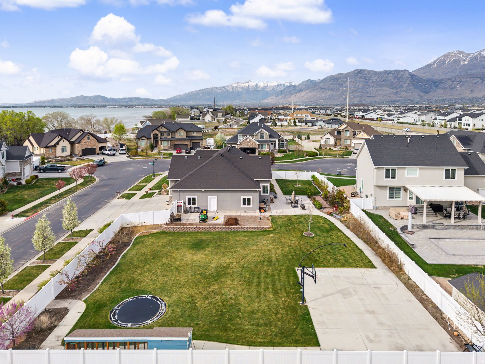 83 N SUNSET DR