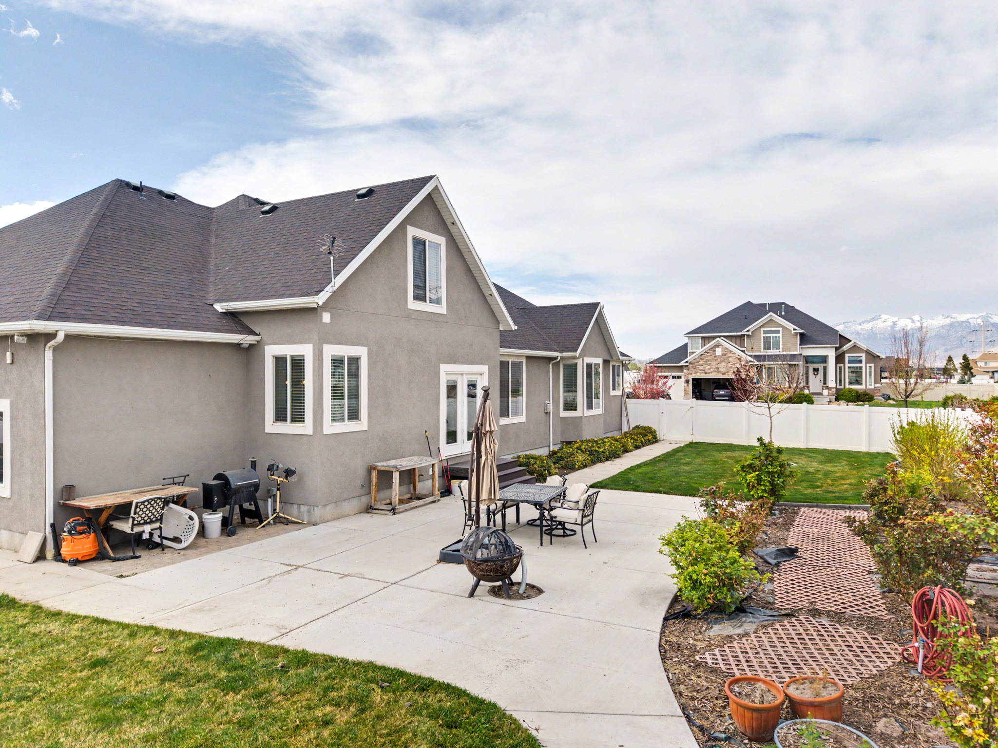 83 N SUNSET DR