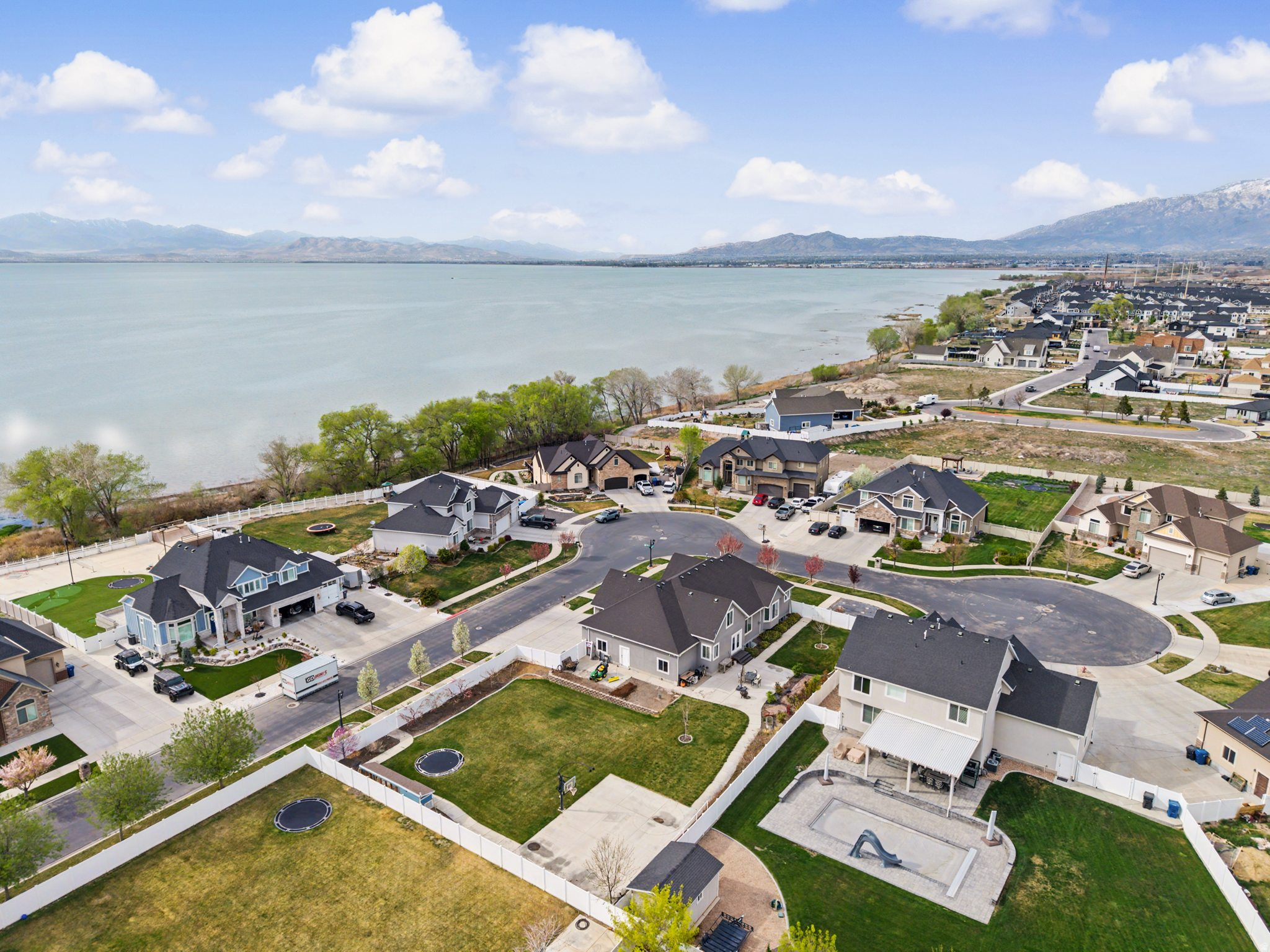 83 N SUNSET DR