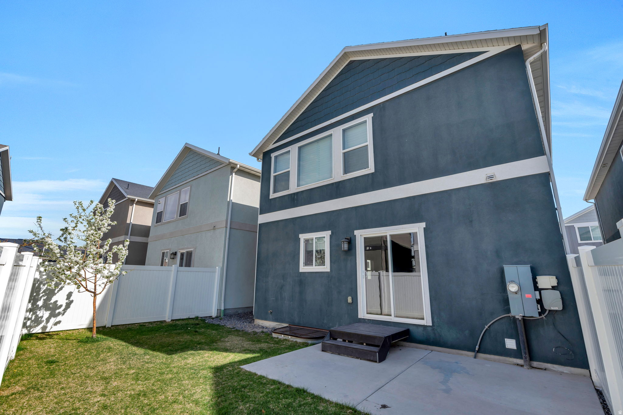 8703 N RIVIERA ALY
