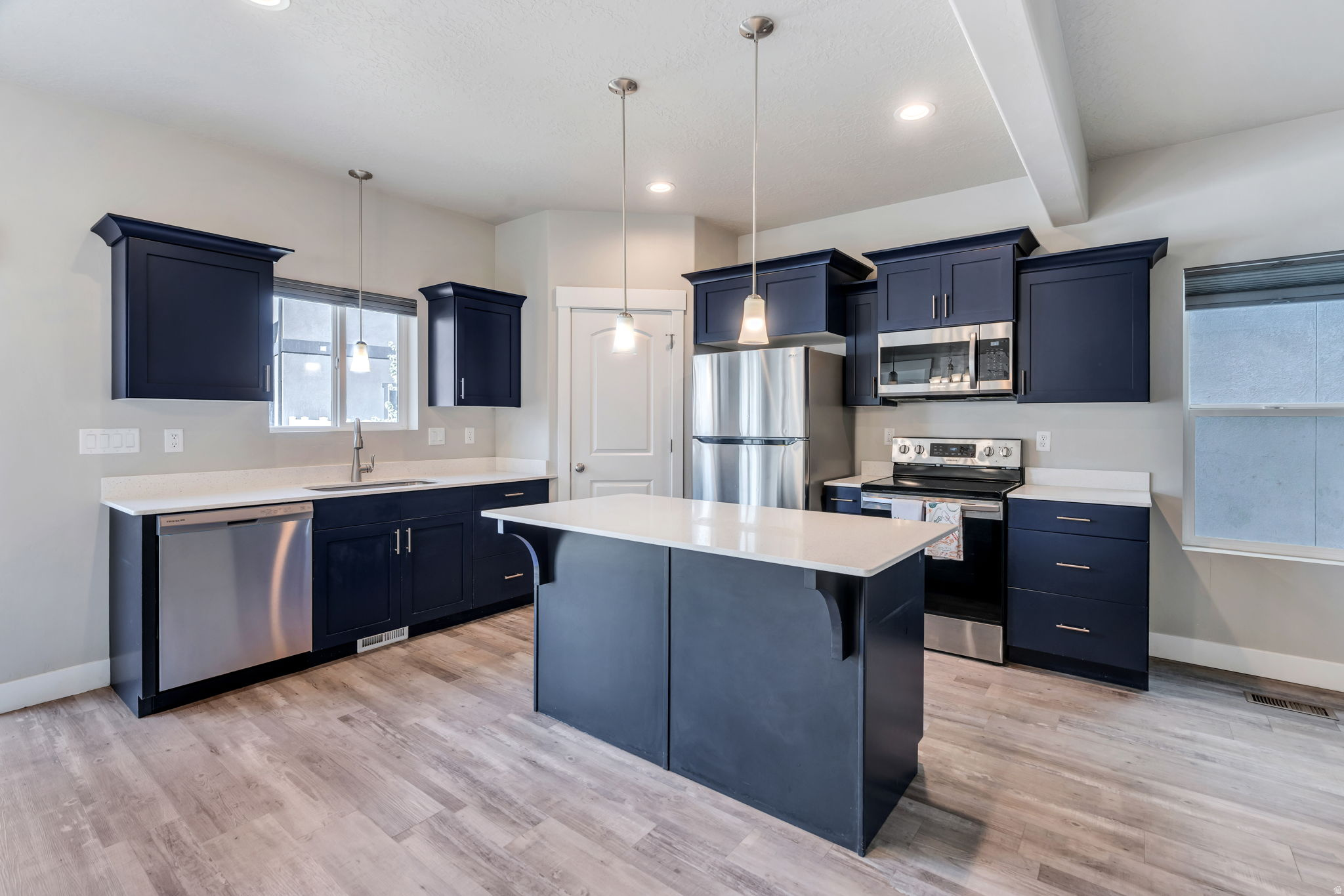 8703 N RIVIERA ALY