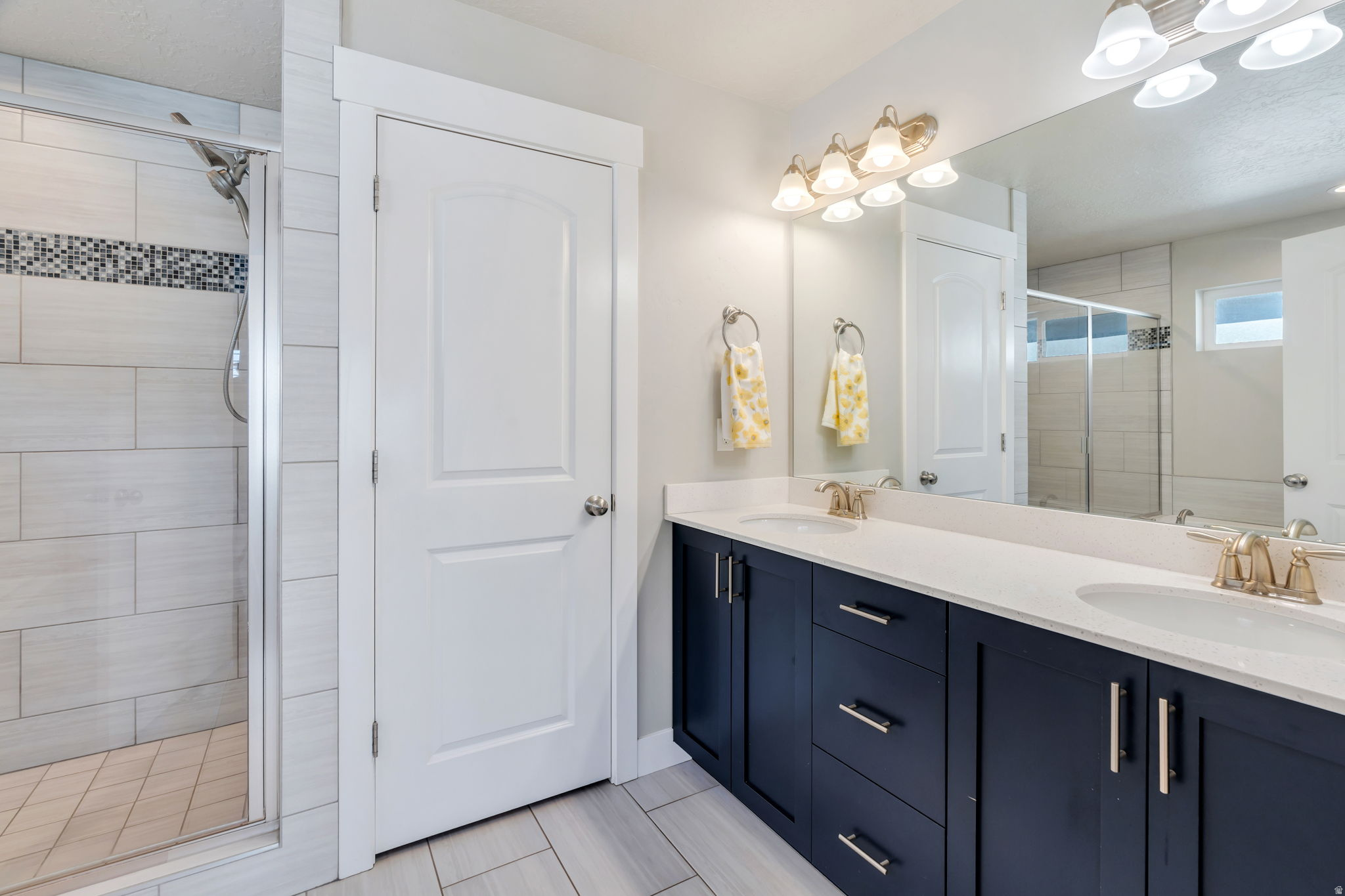 8703 N RIVIERA ALY