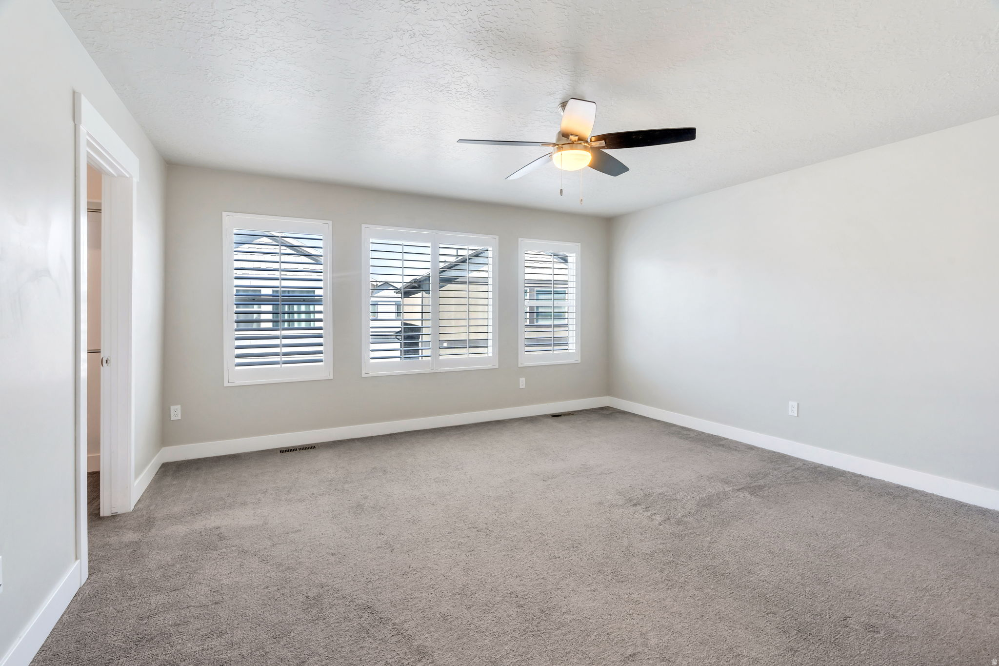 8703 N RIVIERA ALY