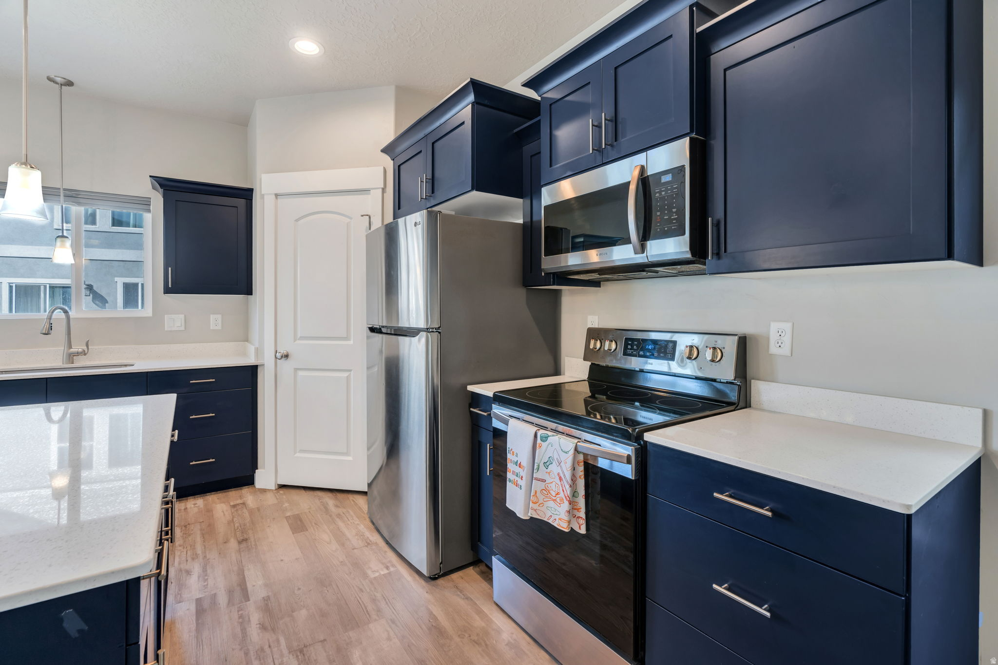 8703 N RIVIERA ALY