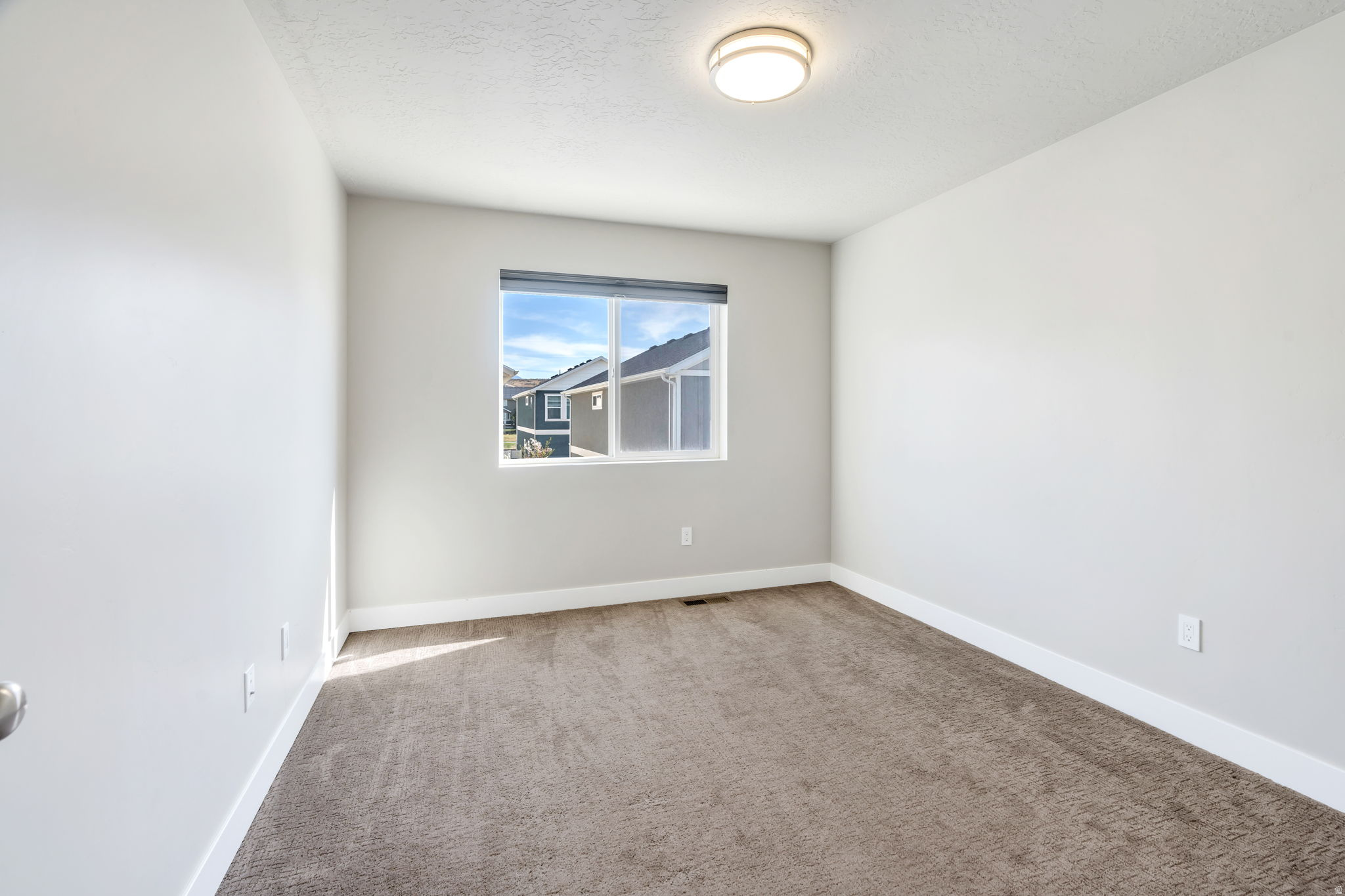 8703 N RIVIERA ALY