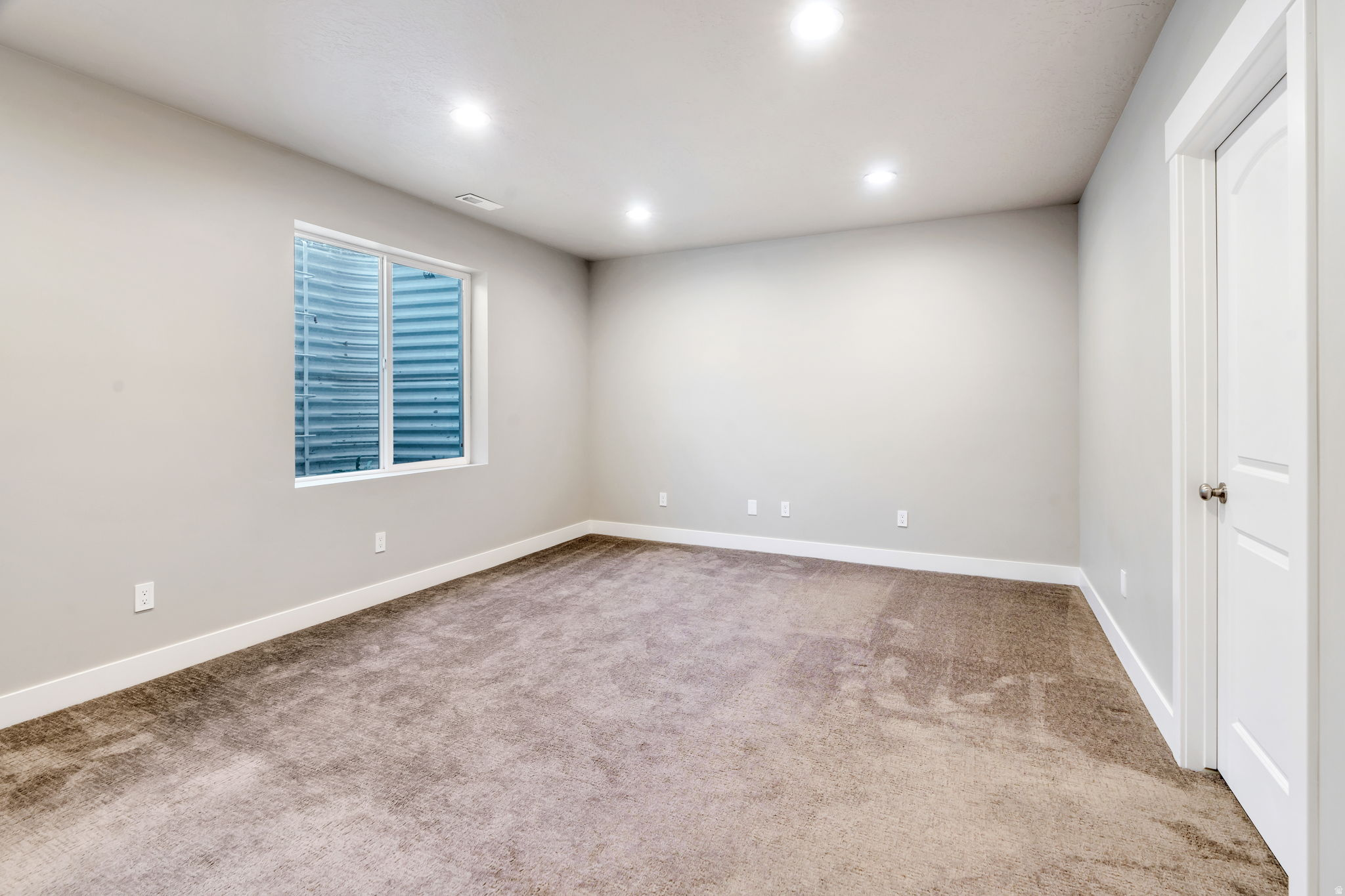 8703 N RIVIERA ALY