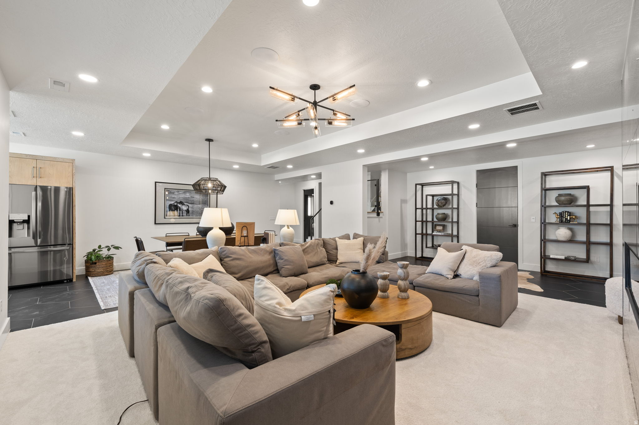 501 W DEVEY DR