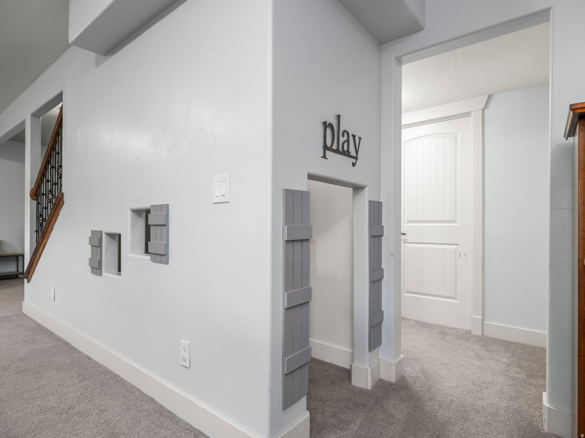 1183 E FOOTHILL DR