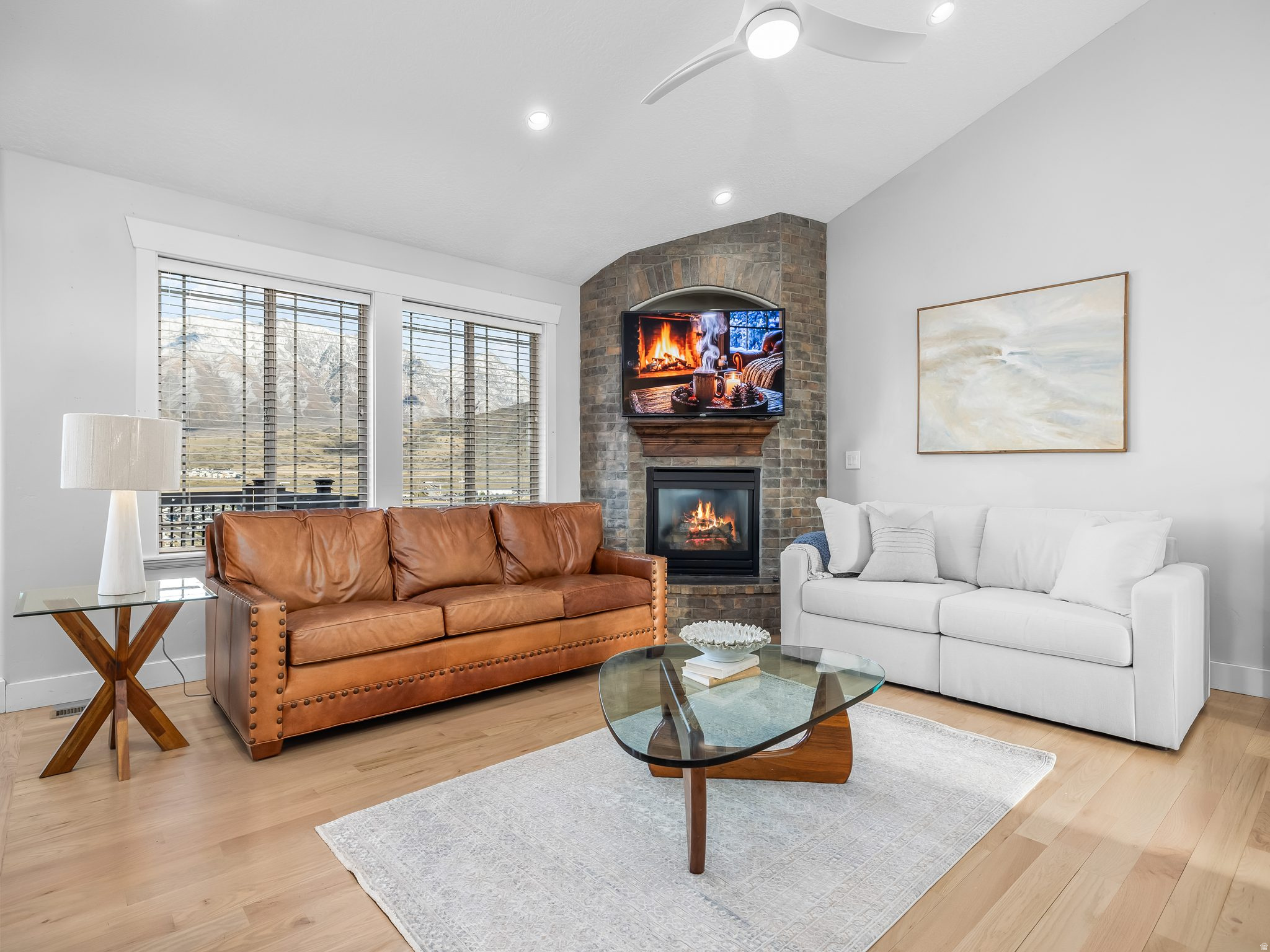 1183 E FOOTHILL DR