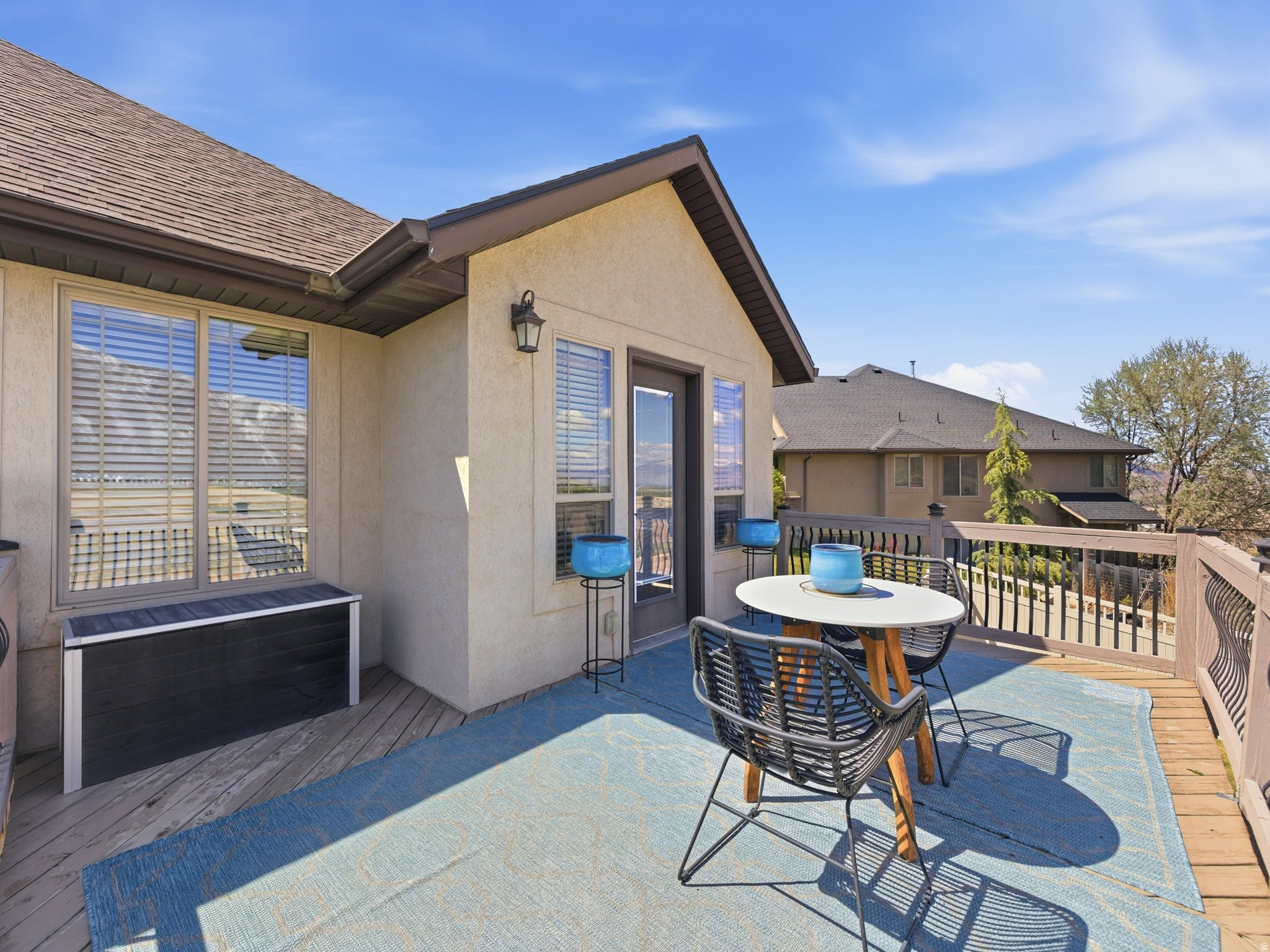 1183 E FOOTHILL DR
